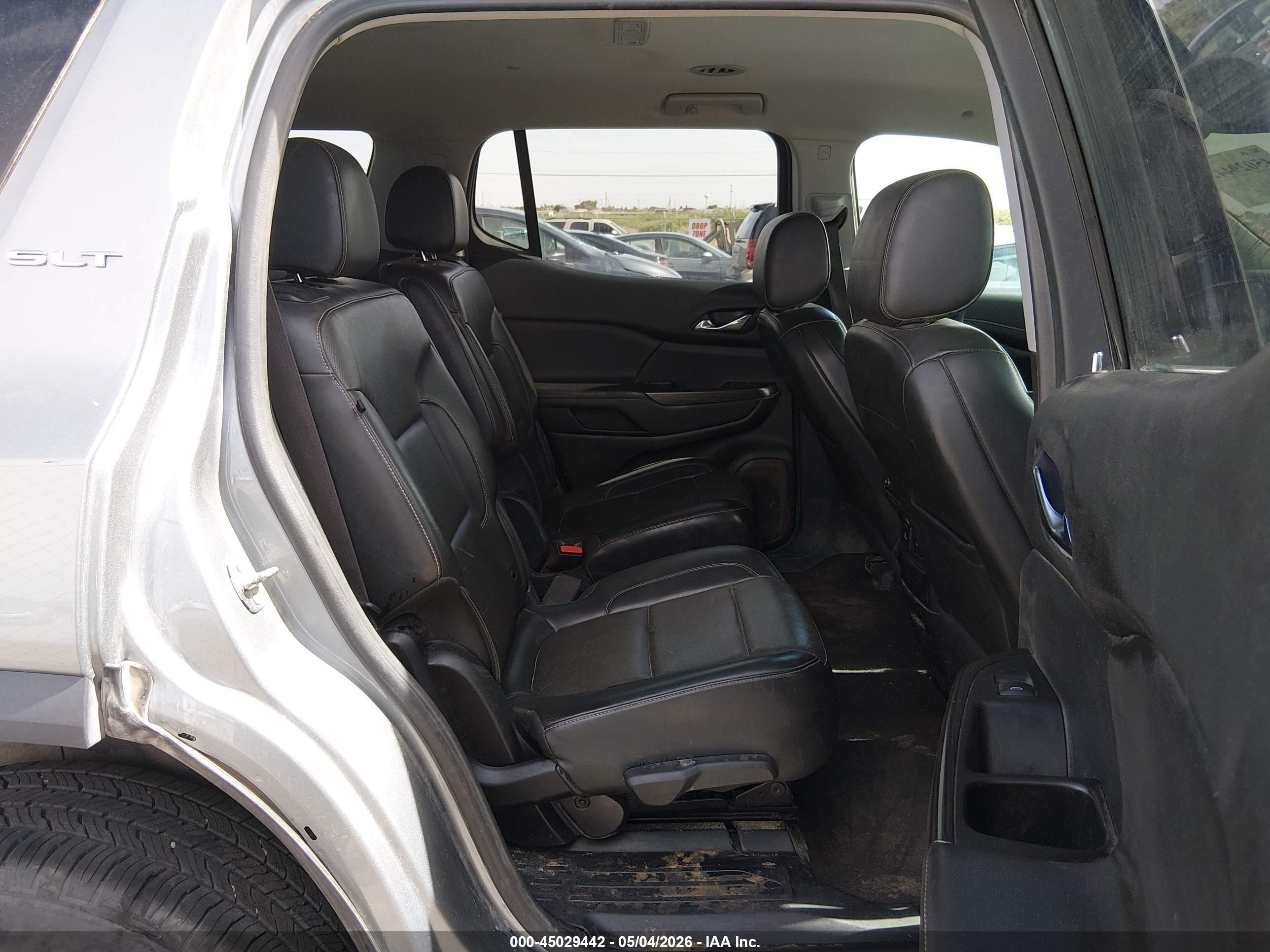 GMC ACADIA image 8