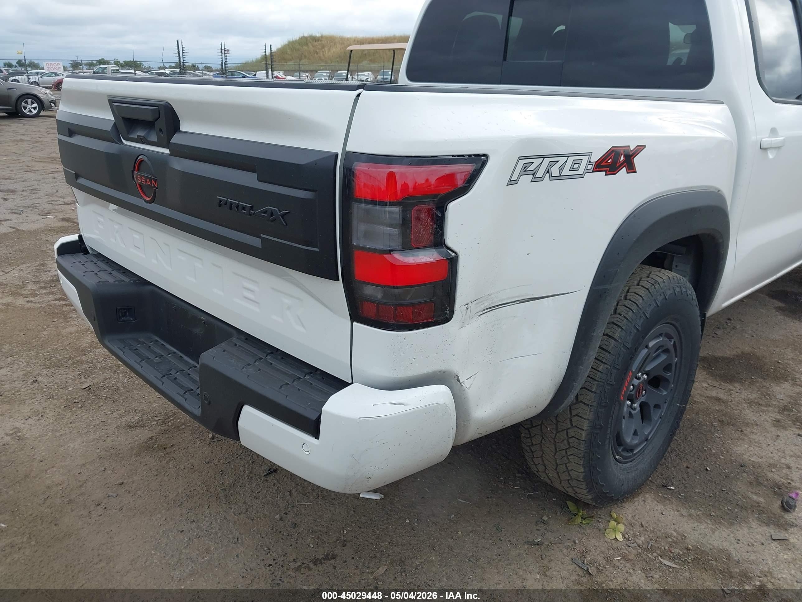 NISSAN FRONTIER image 6
