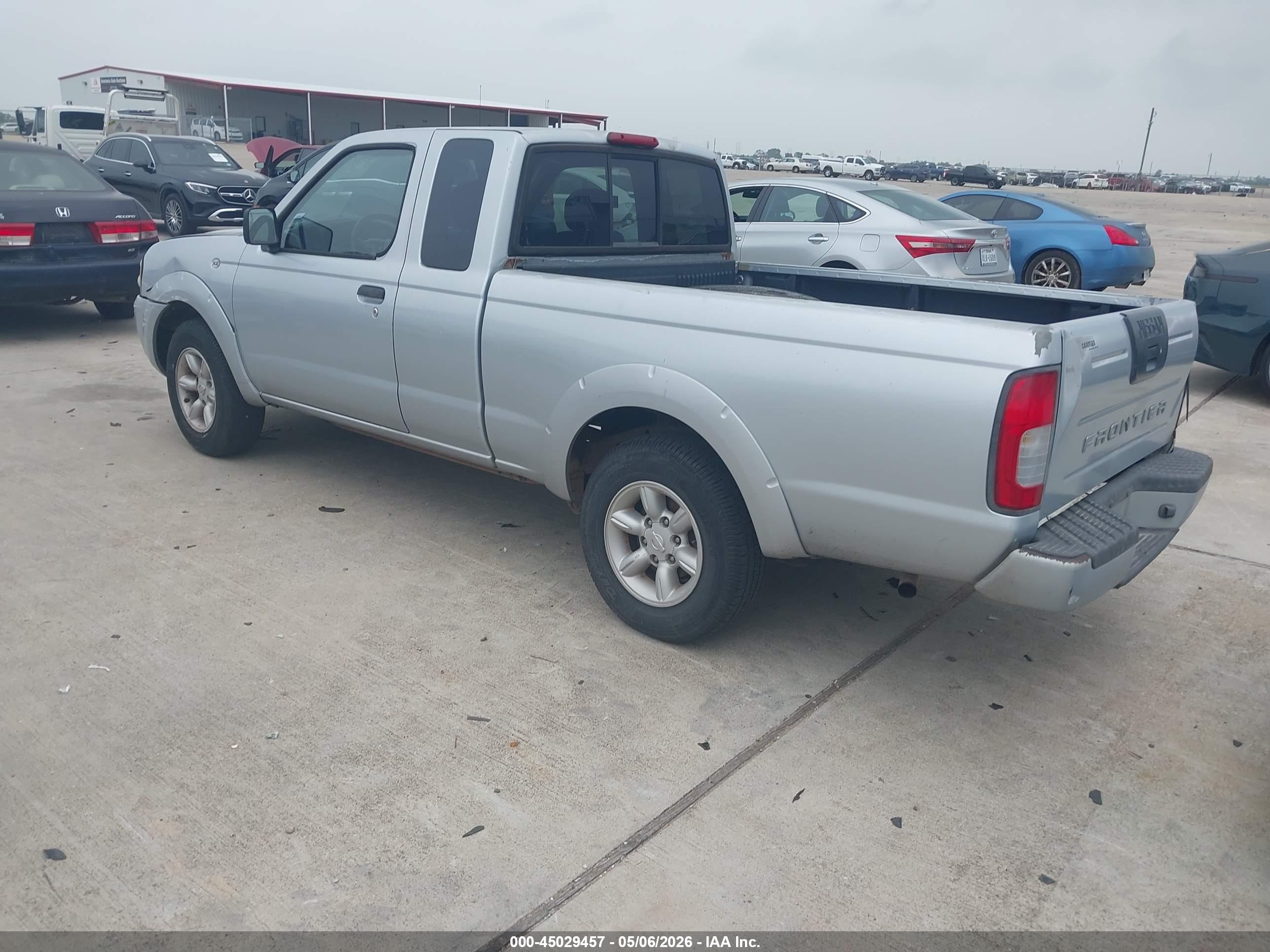 NISSAN FRONTIER image 3