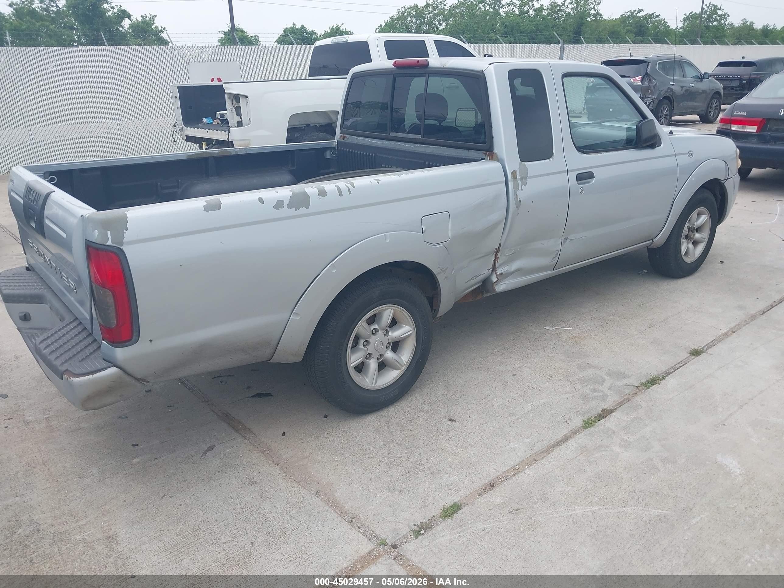 NISSAN FRONTIER image 4