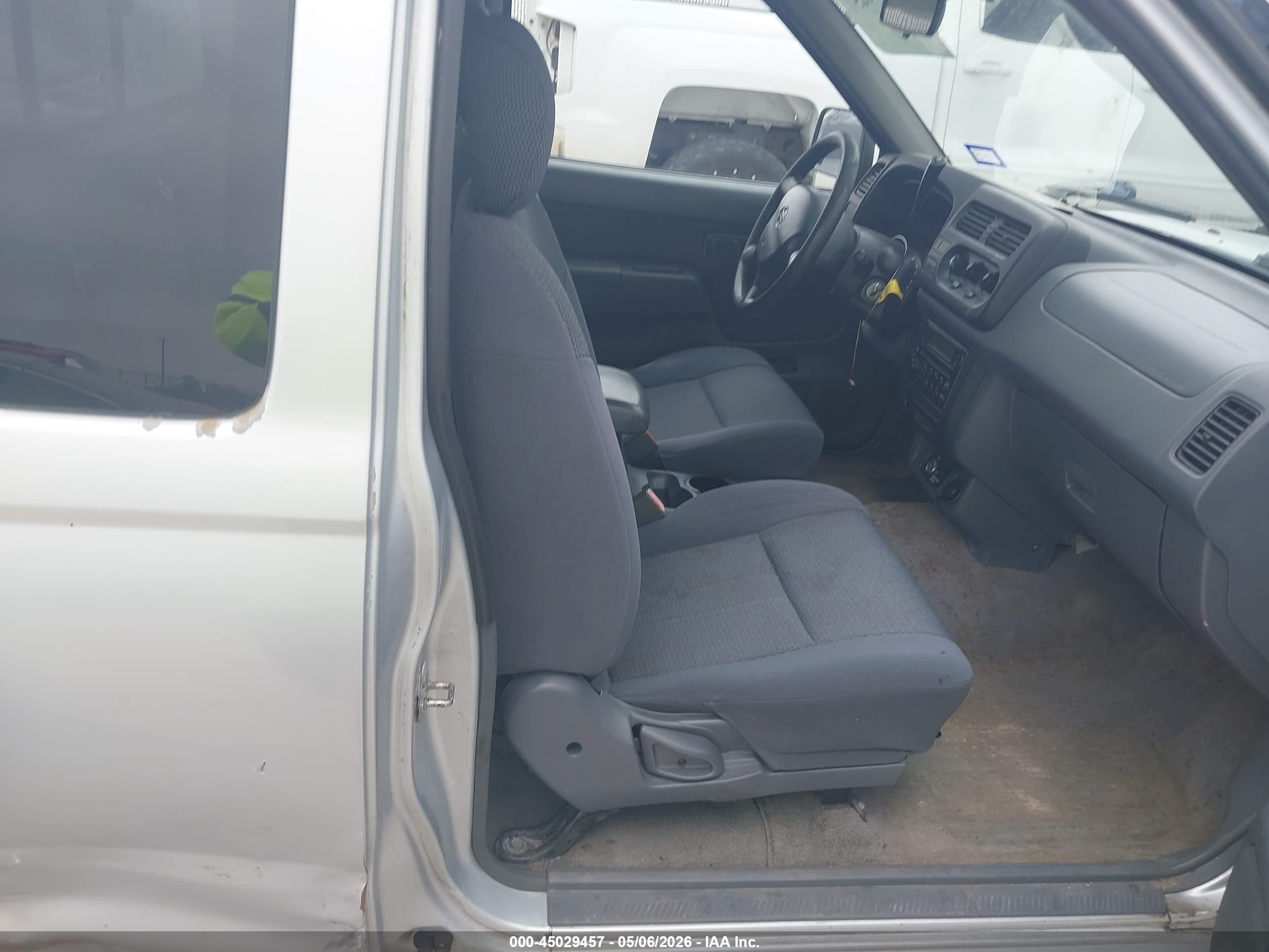 NISSAN FRONTIER image 5