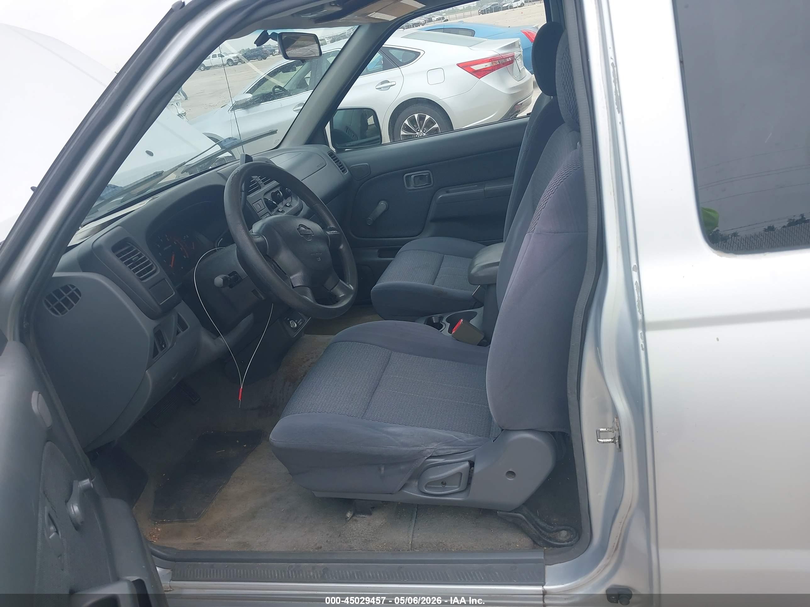 NISSAN FRONTIER image 8