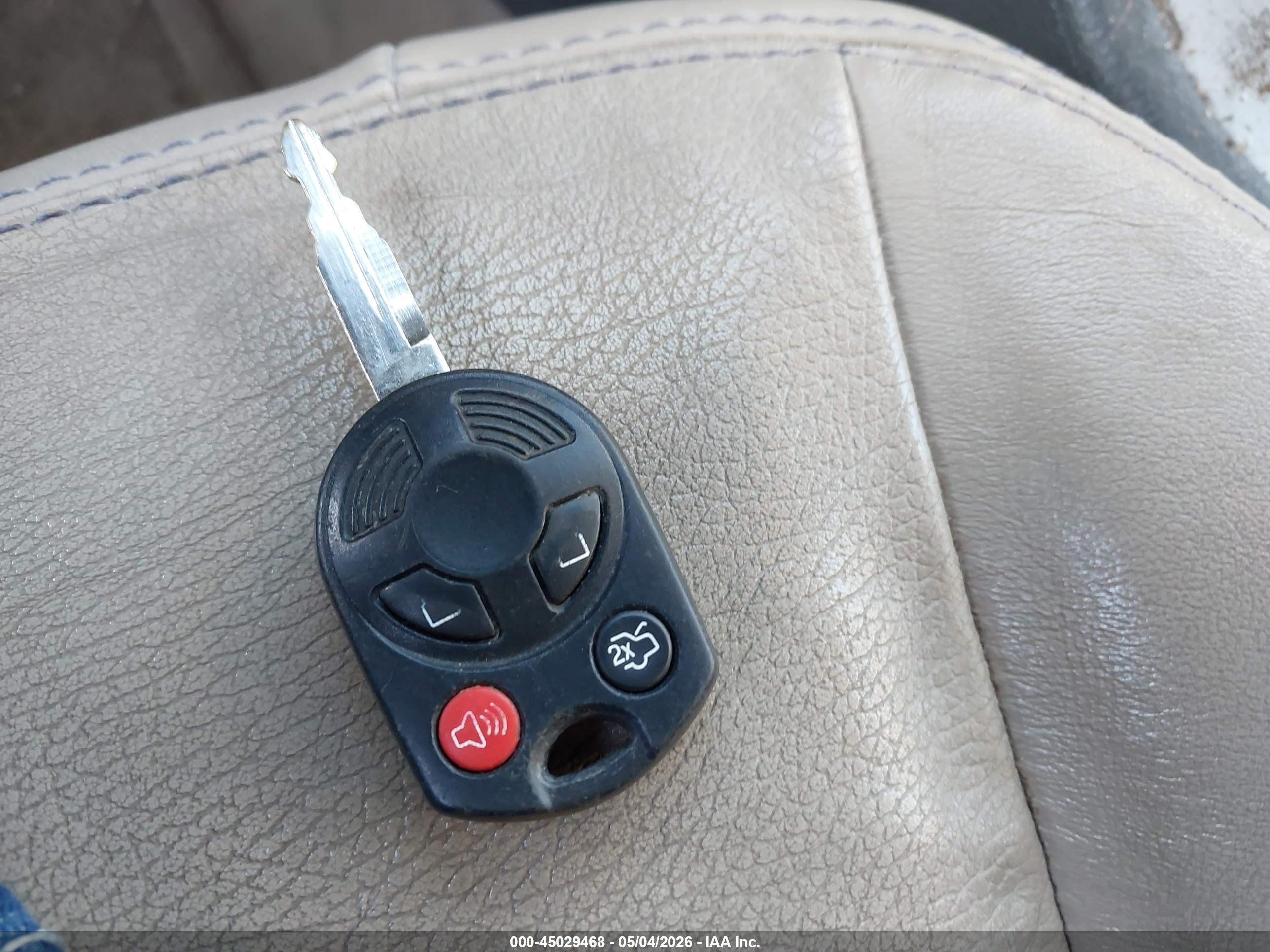 FORD FUSION image 11