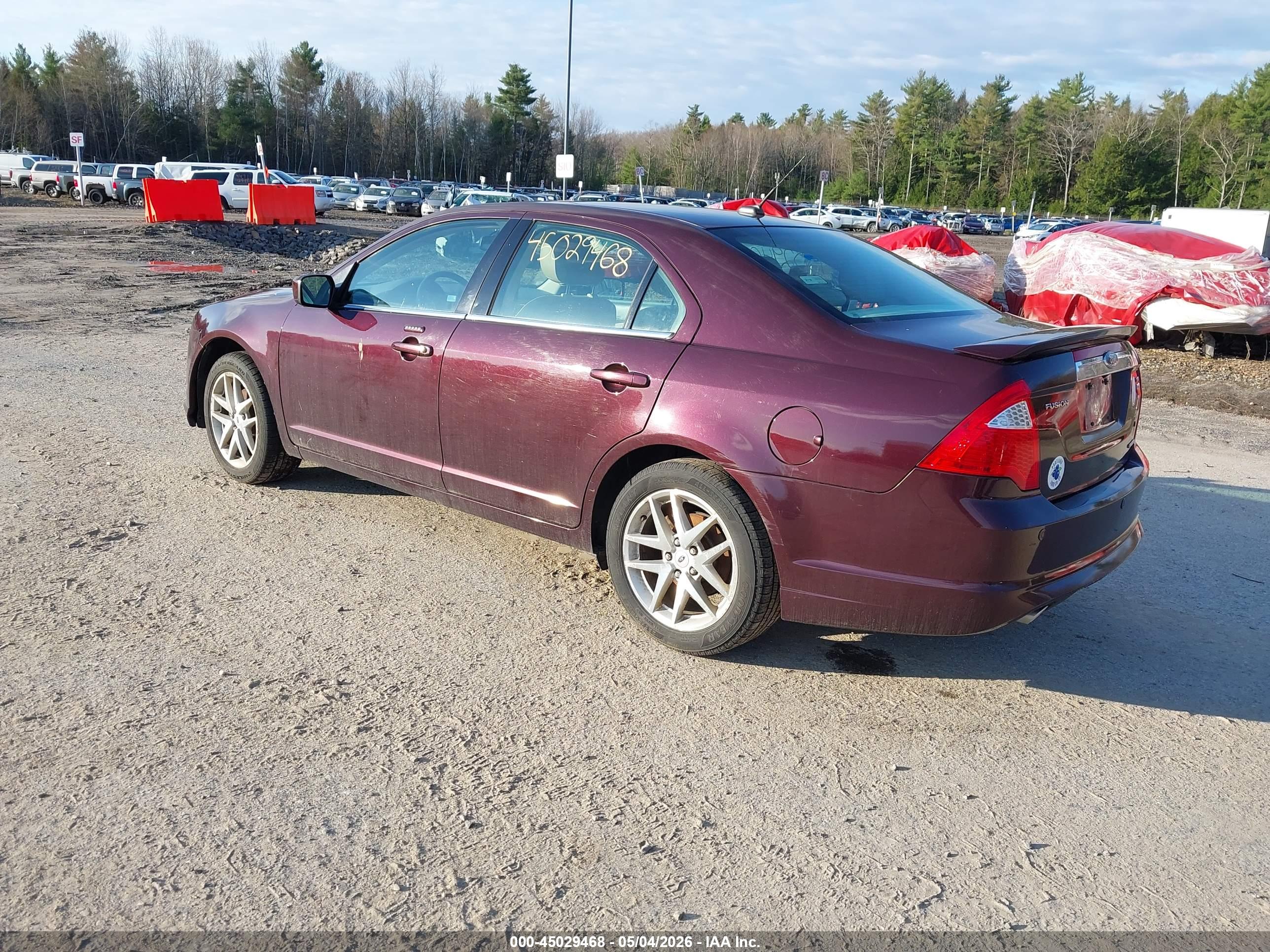 FORD FUSION image 3