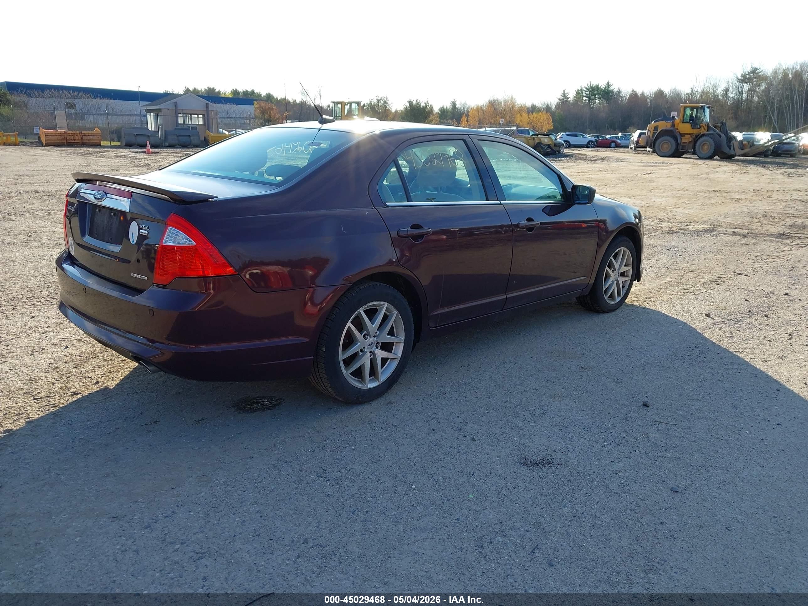 FORD FUSION image 4