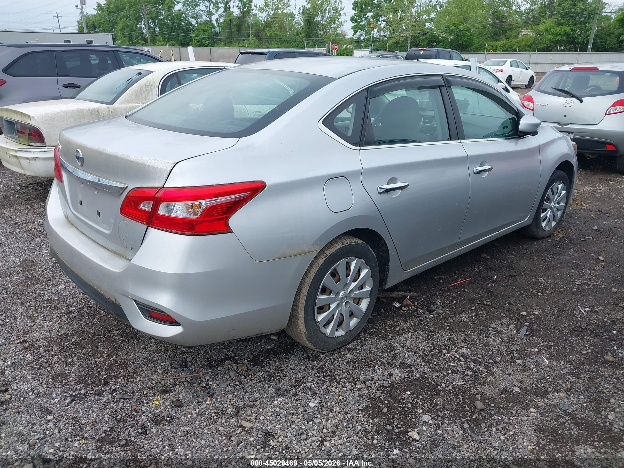 NISSAN SENTRA image 4