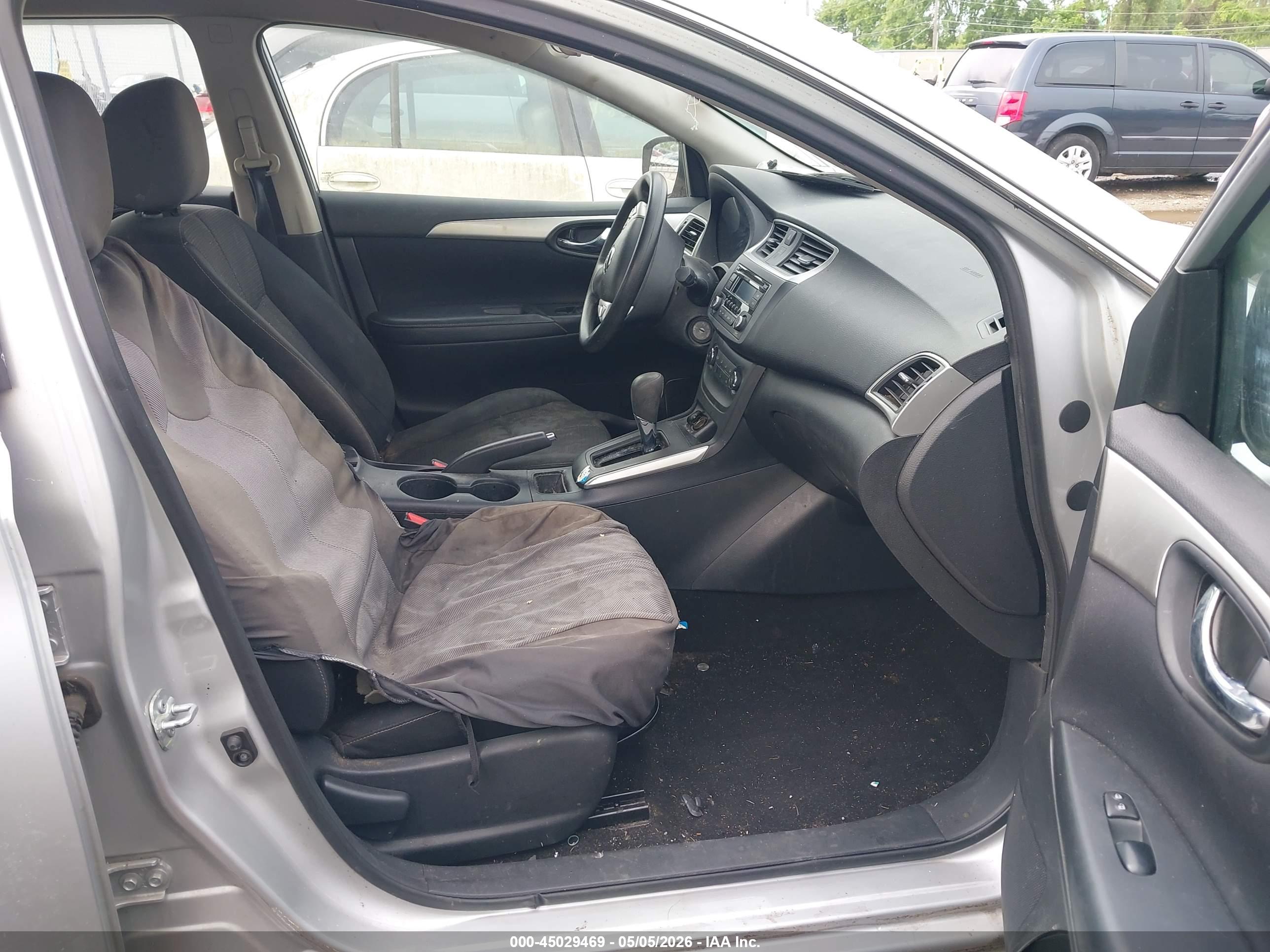NISSAN SENTRA image 5
