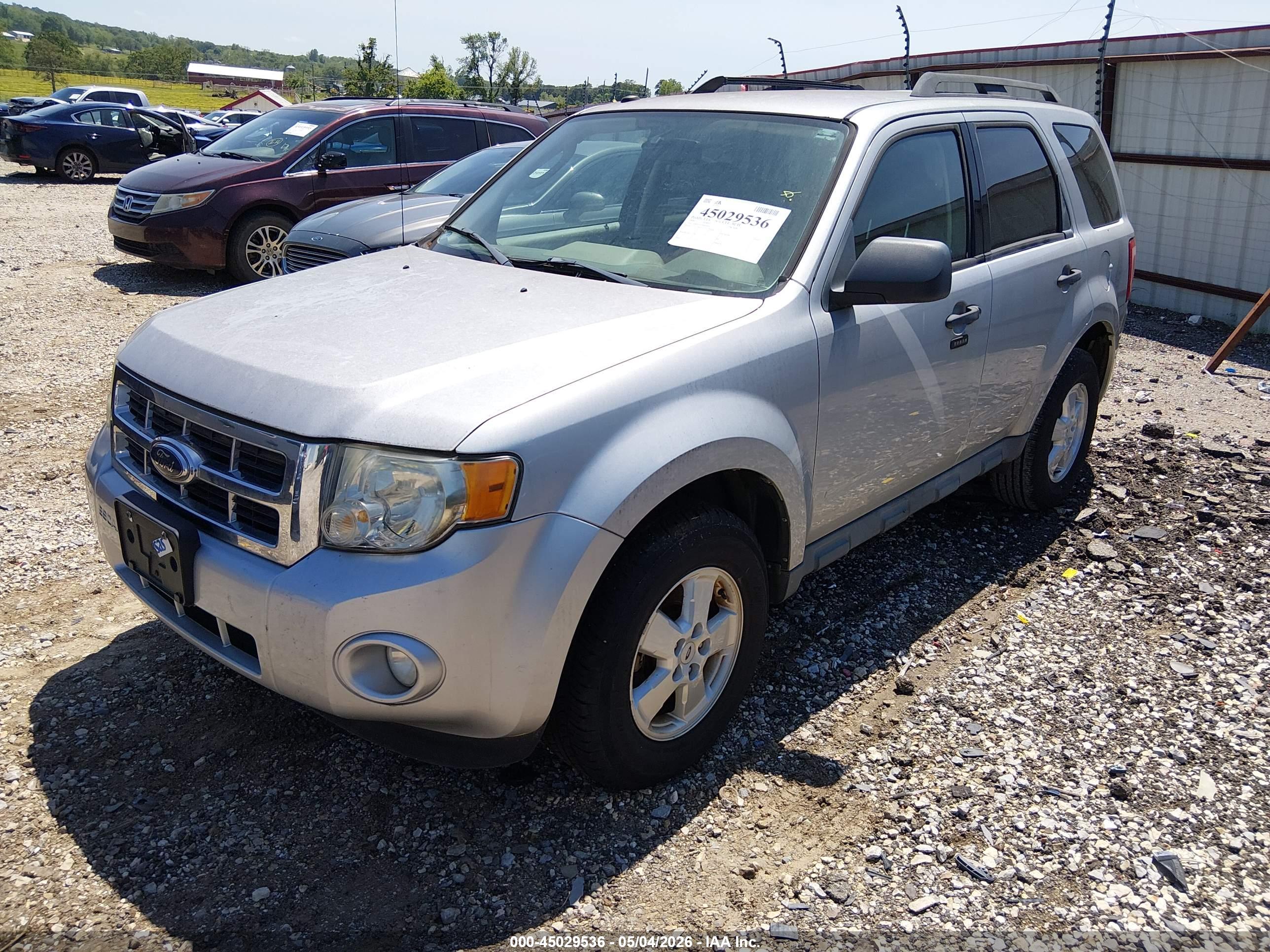 FORD ESCAPE image 2
