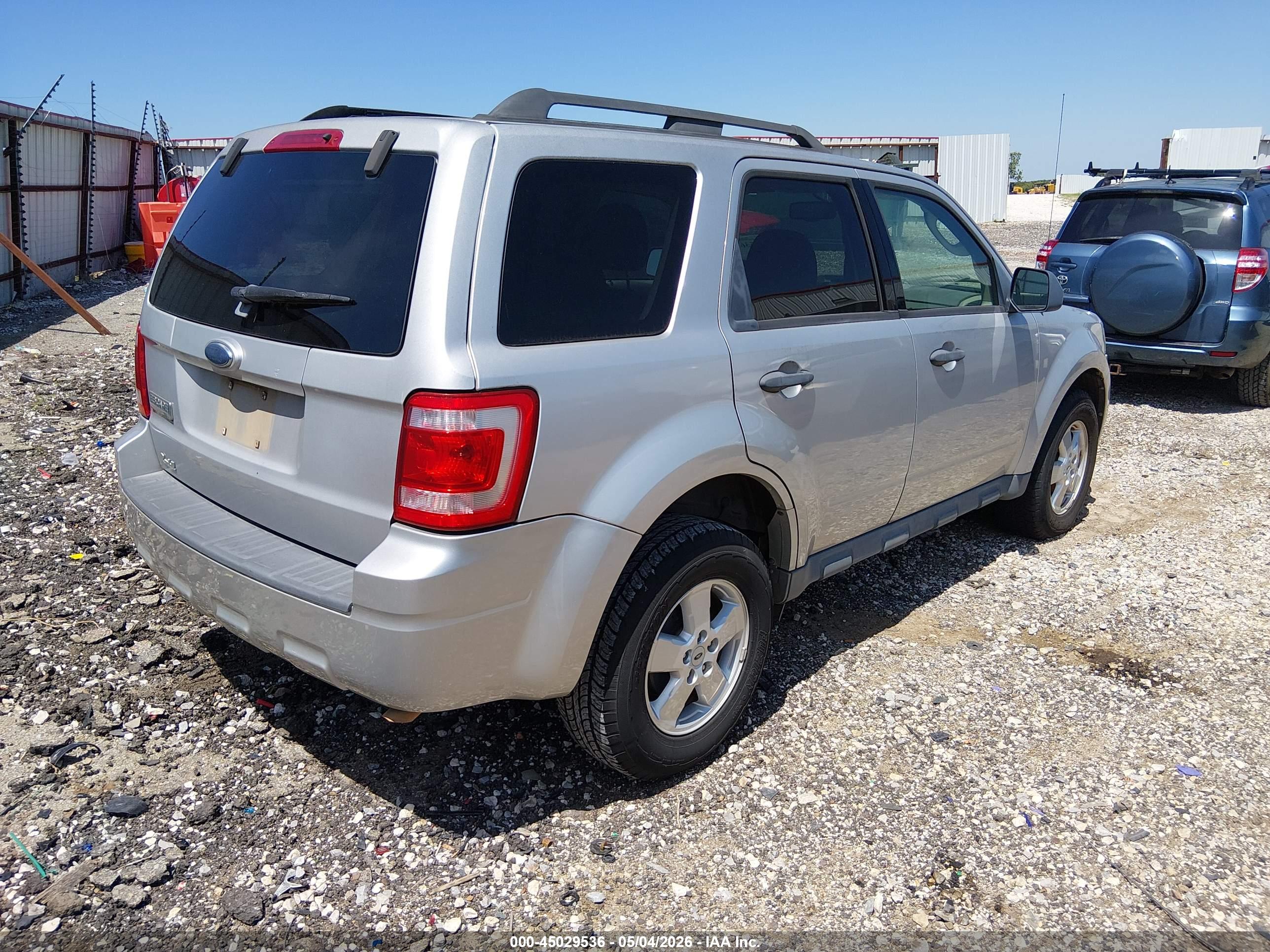 FORD ESCAPE image 4