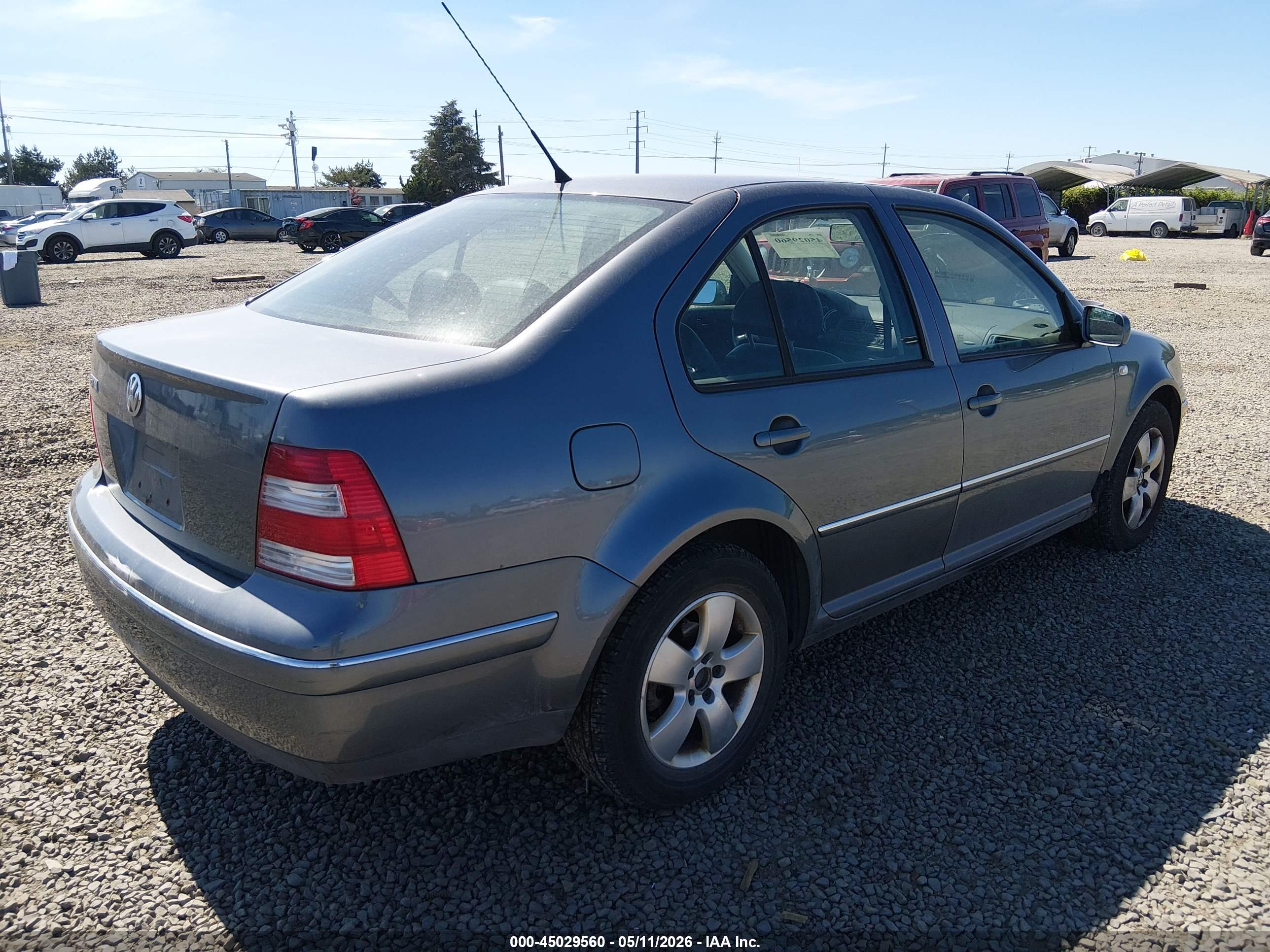 VOLKSWAGEN JETTA image 4