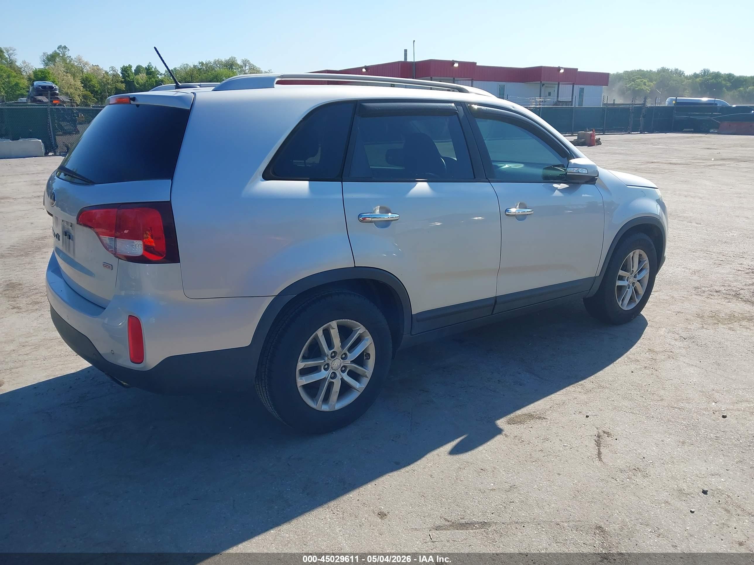 KIA SORENTO image 4