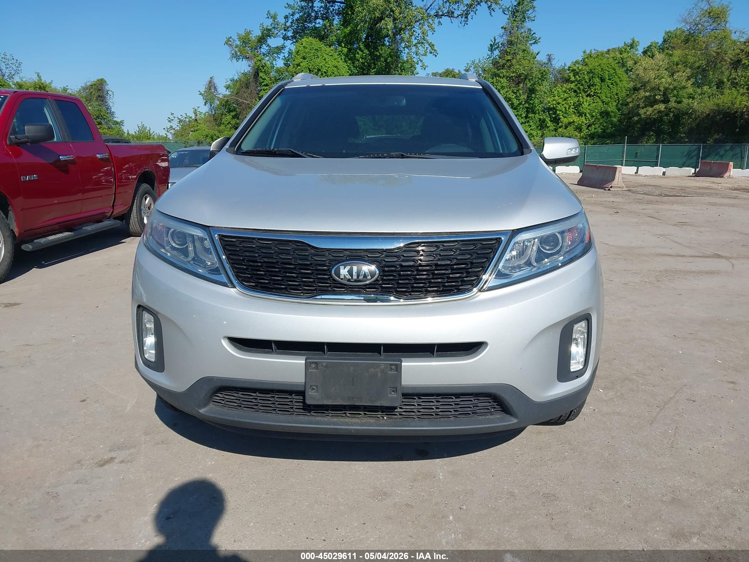KIA SORENTO image 6