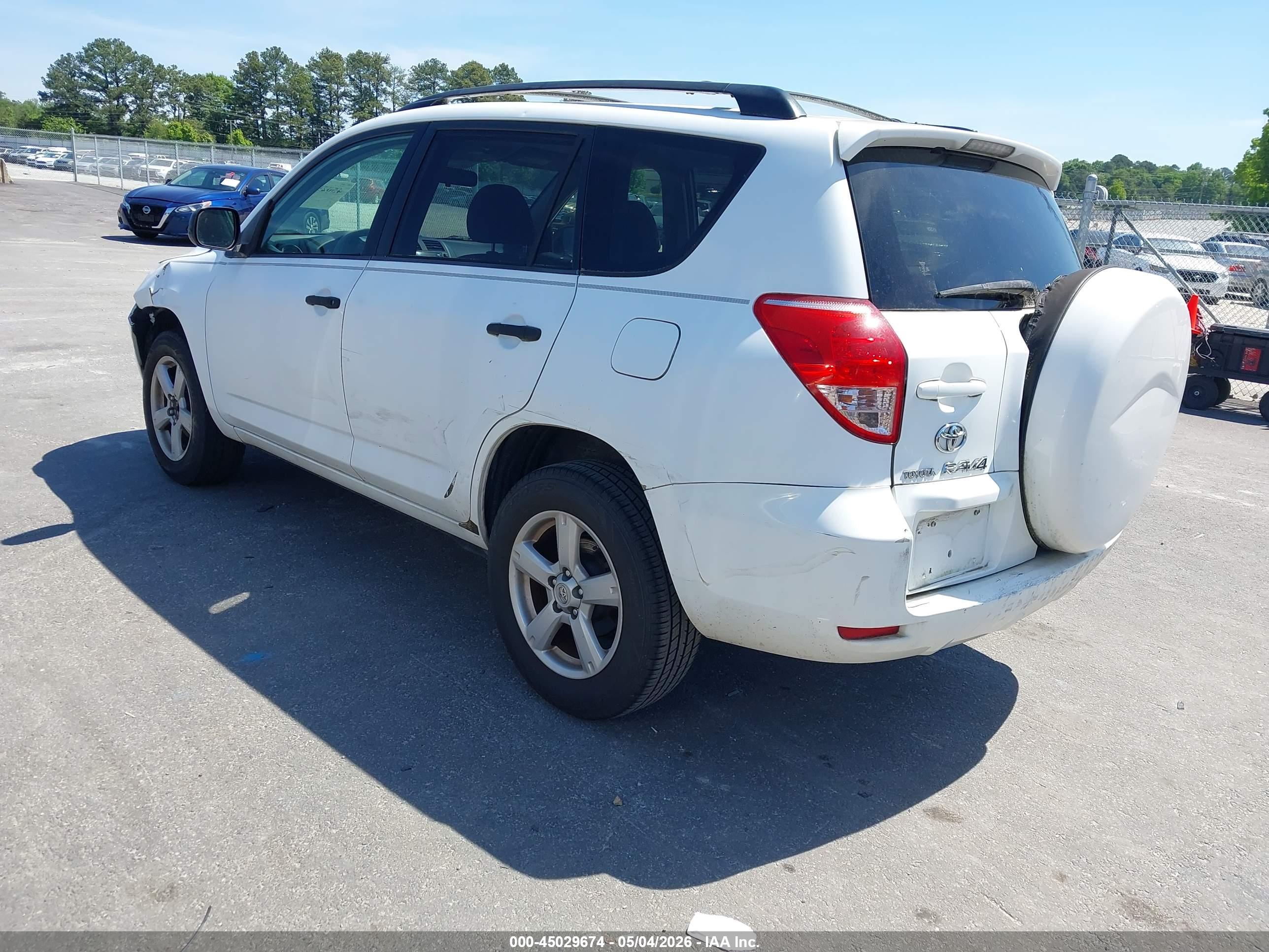 TOYOTA RAV4 image 3