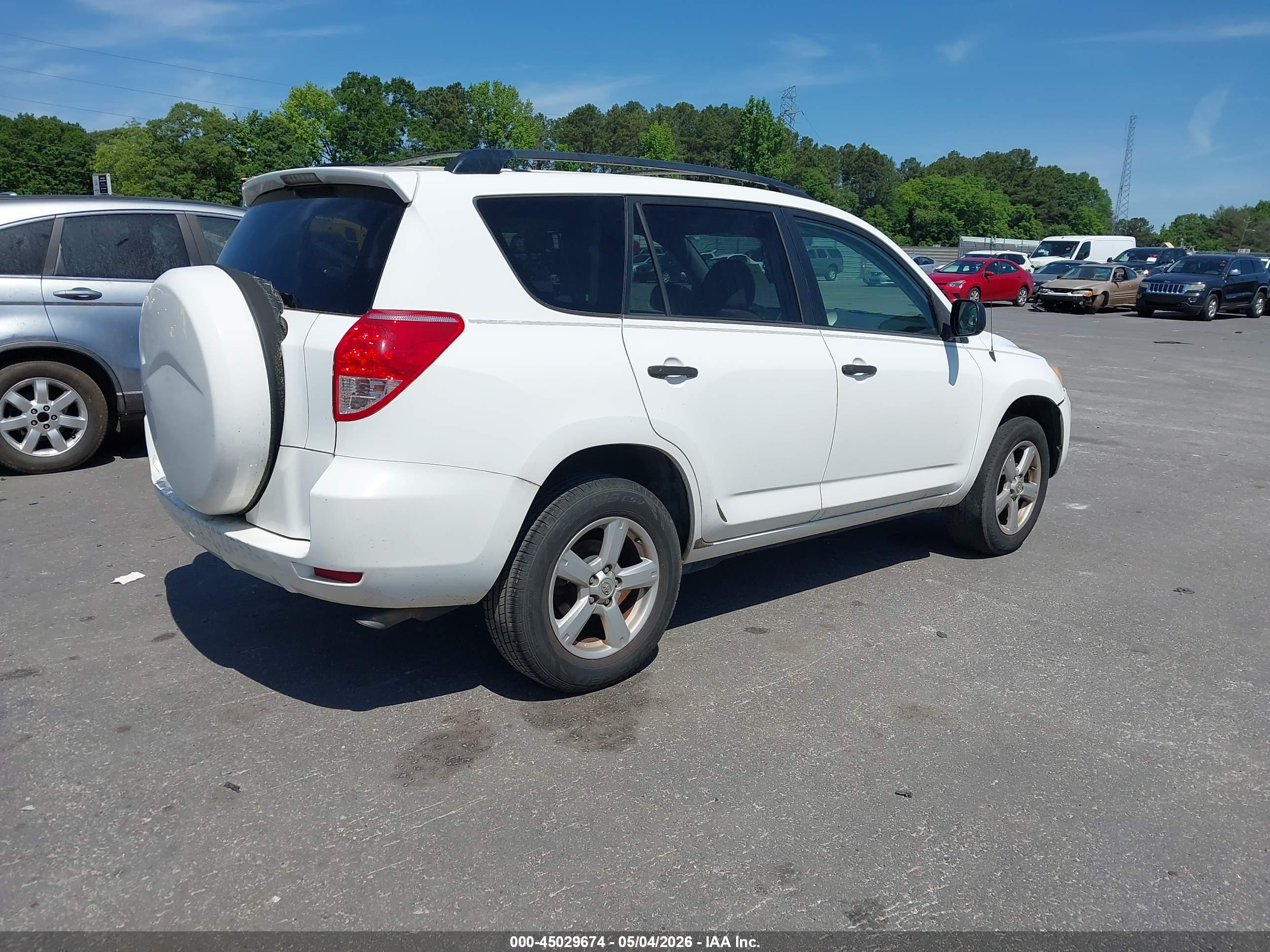 TOYOTA RAV4 image 4