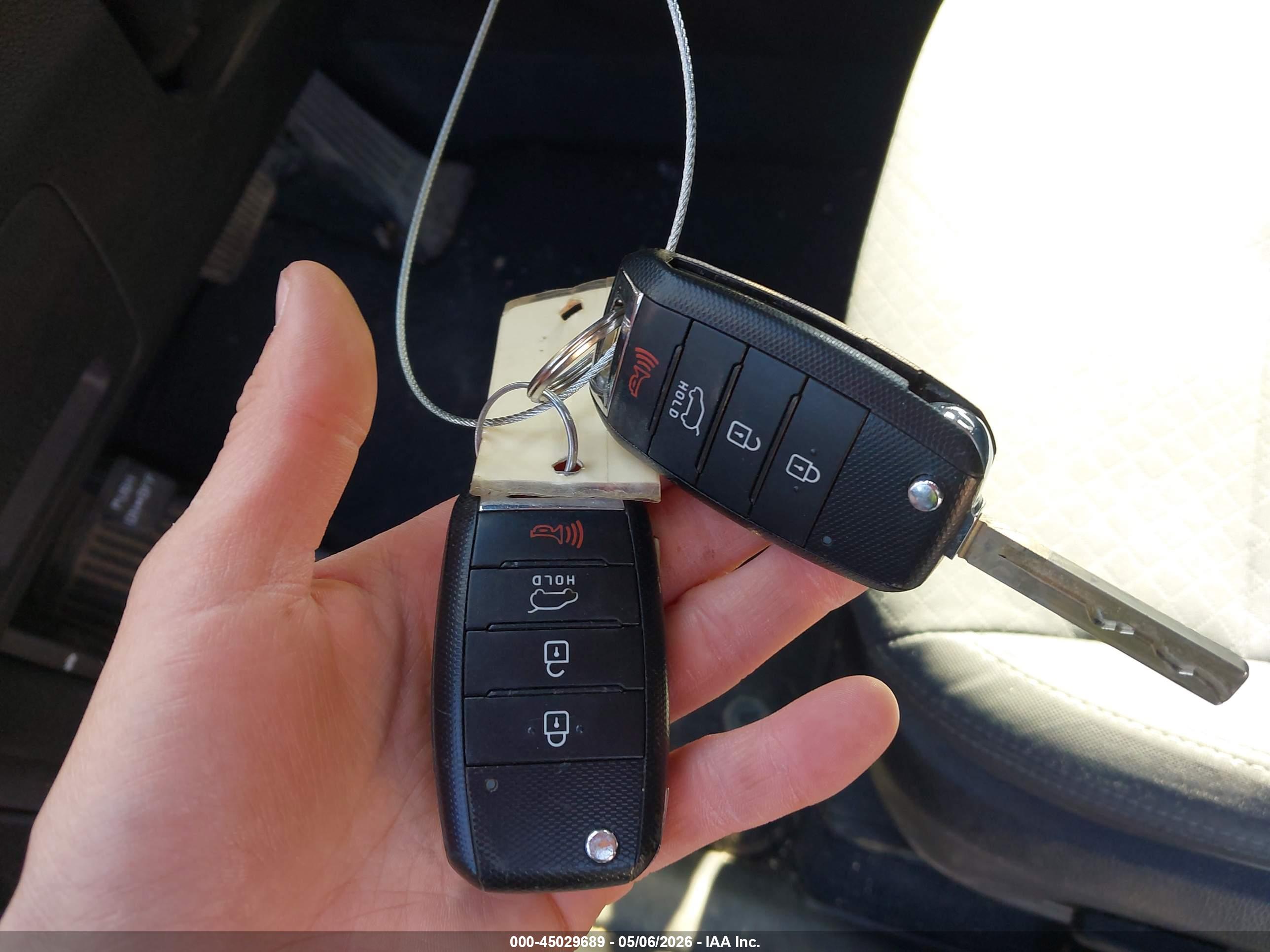 KIA SORENTO image 11