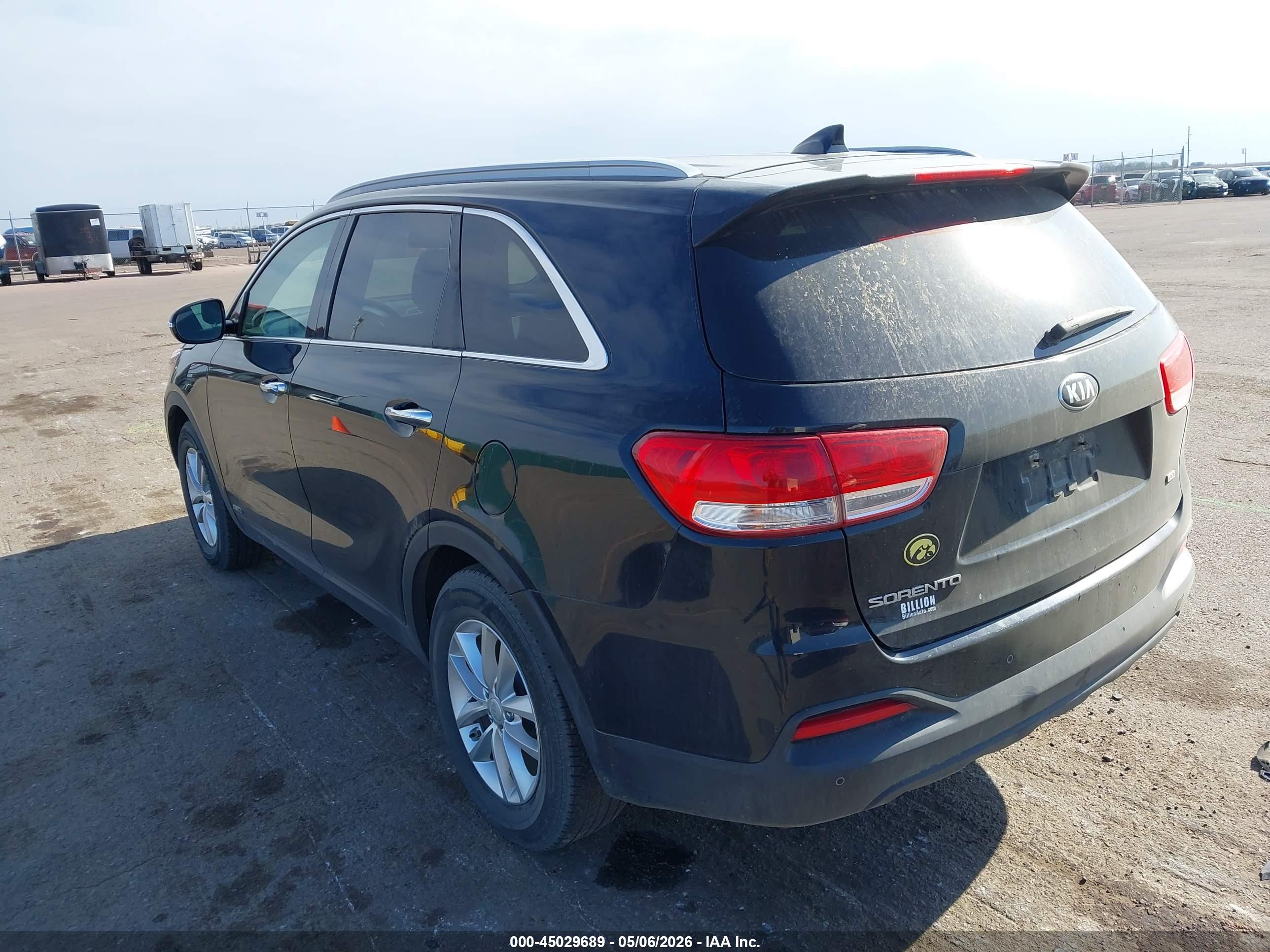 KIA SORENTO image 3