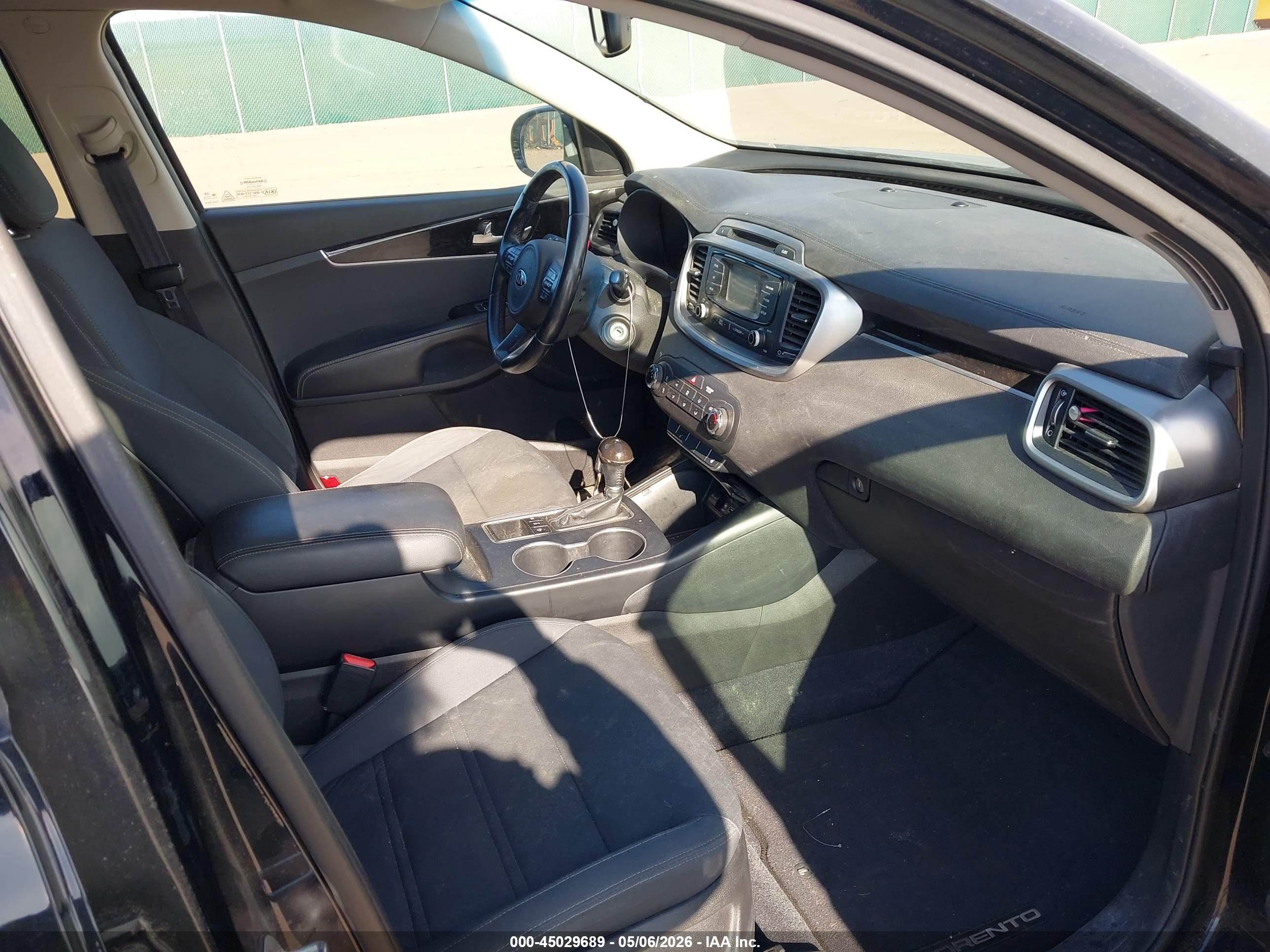 KIA SORENTO image 5