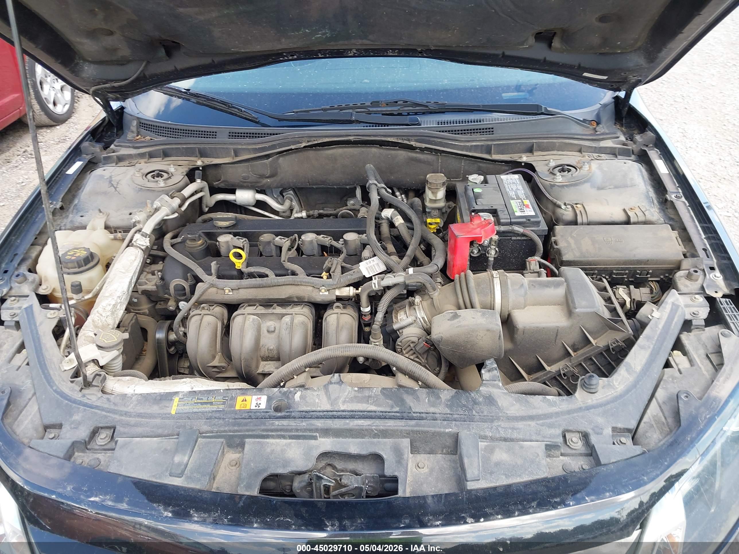 FORD FUSION image 10