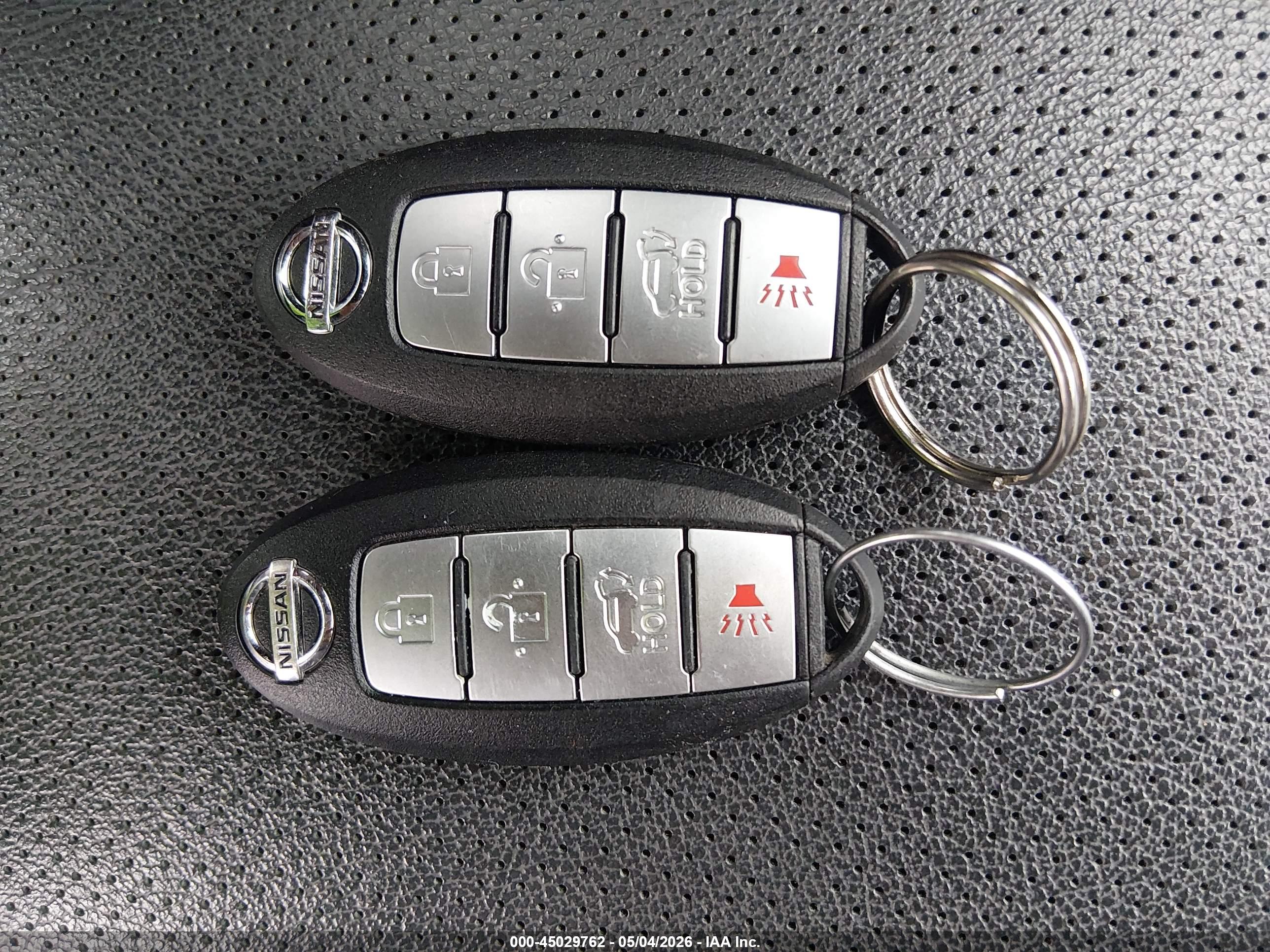 NISSAN ROGUE image 11