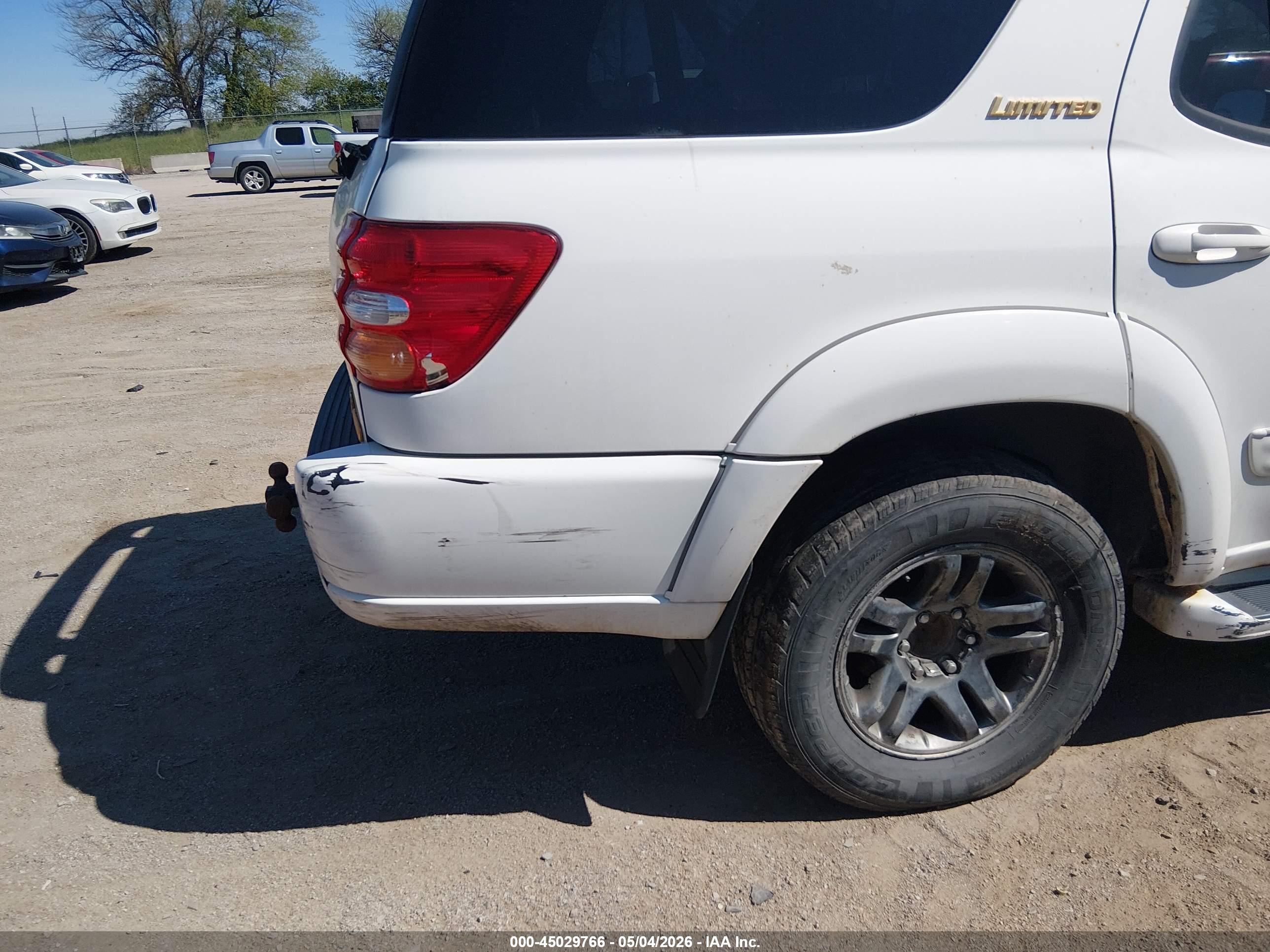 TOYOTA SEQUOIA image 6