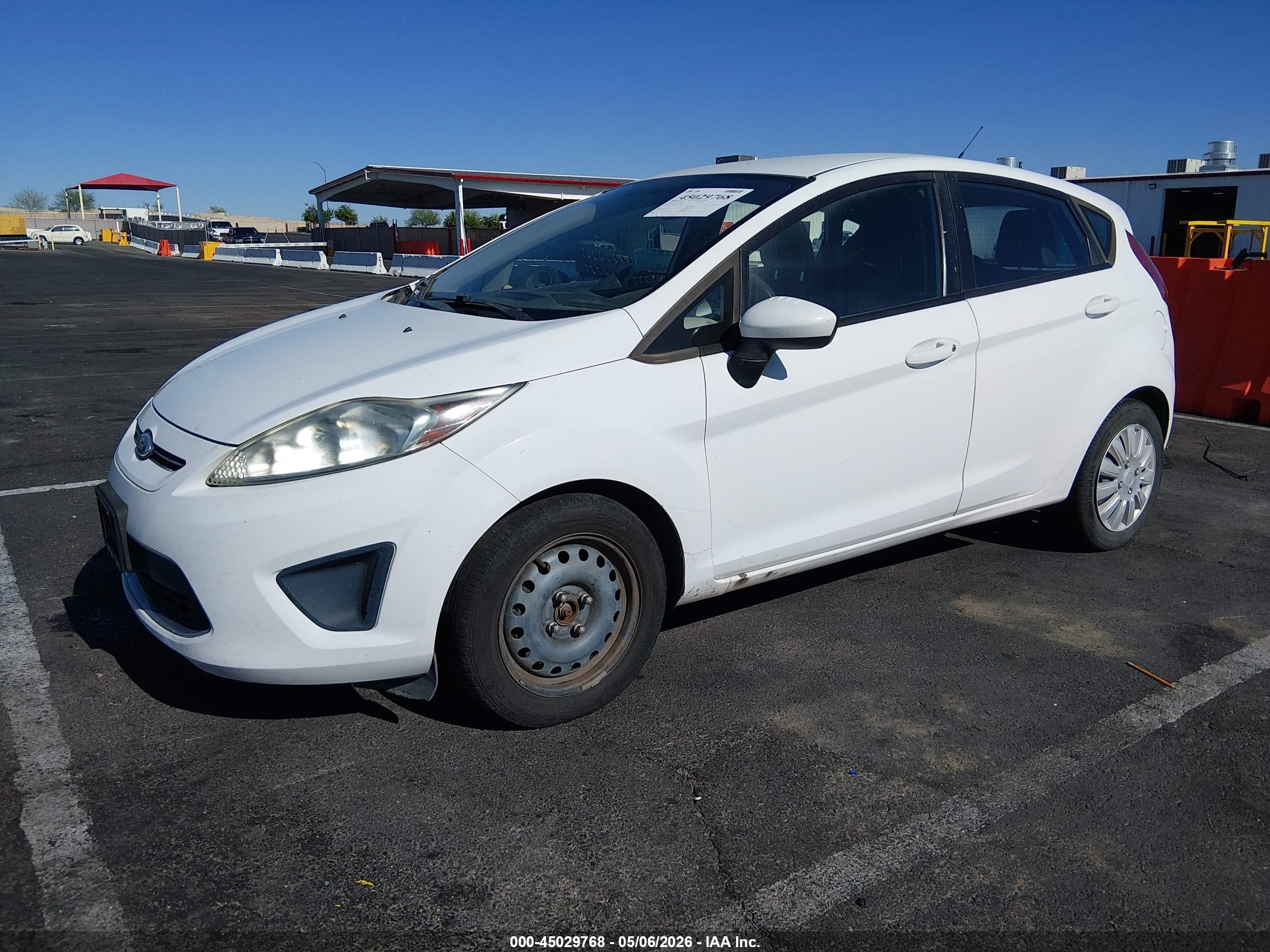 FORD FIESTA image 2