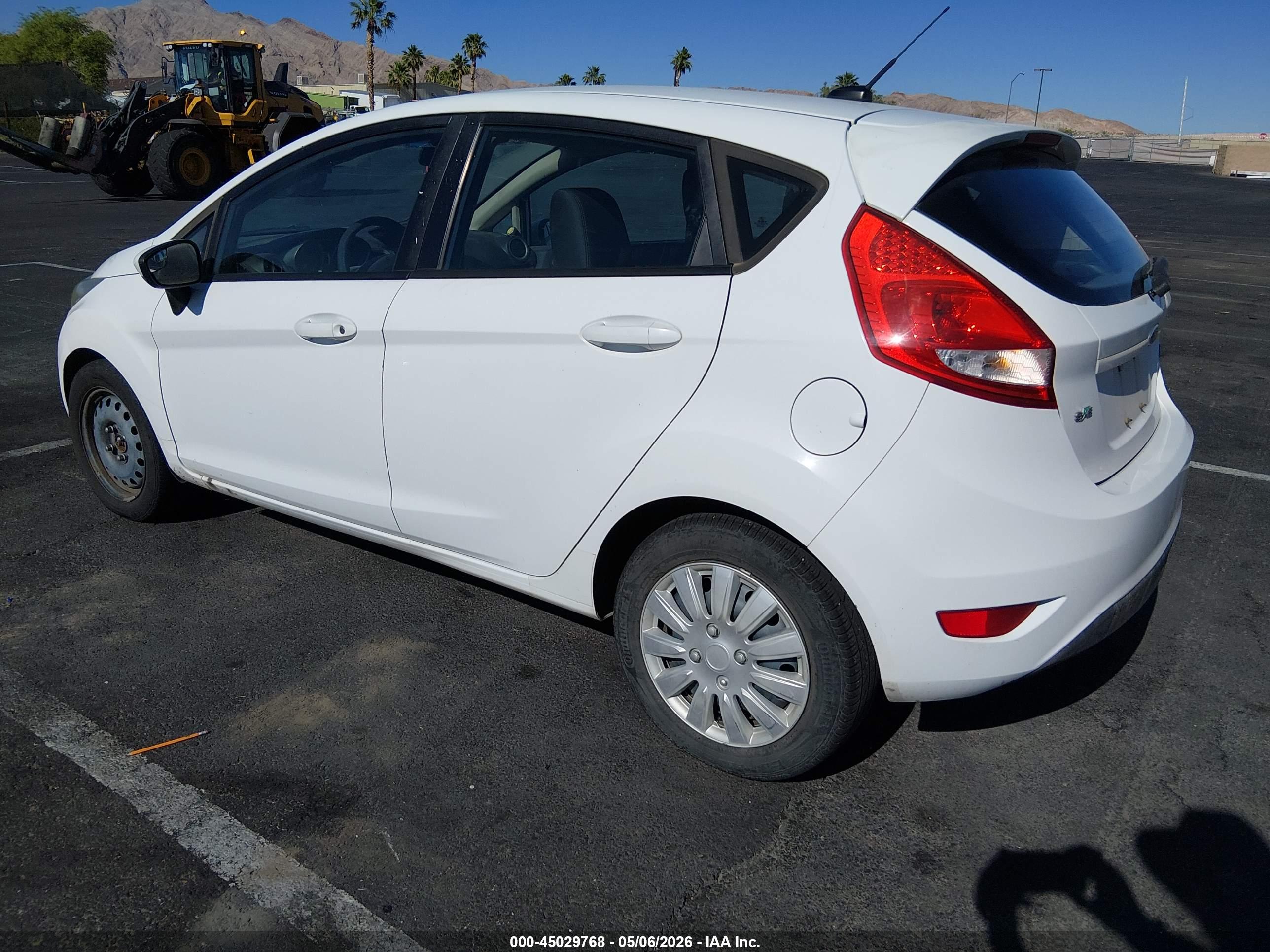 FORD FIESTA image 3