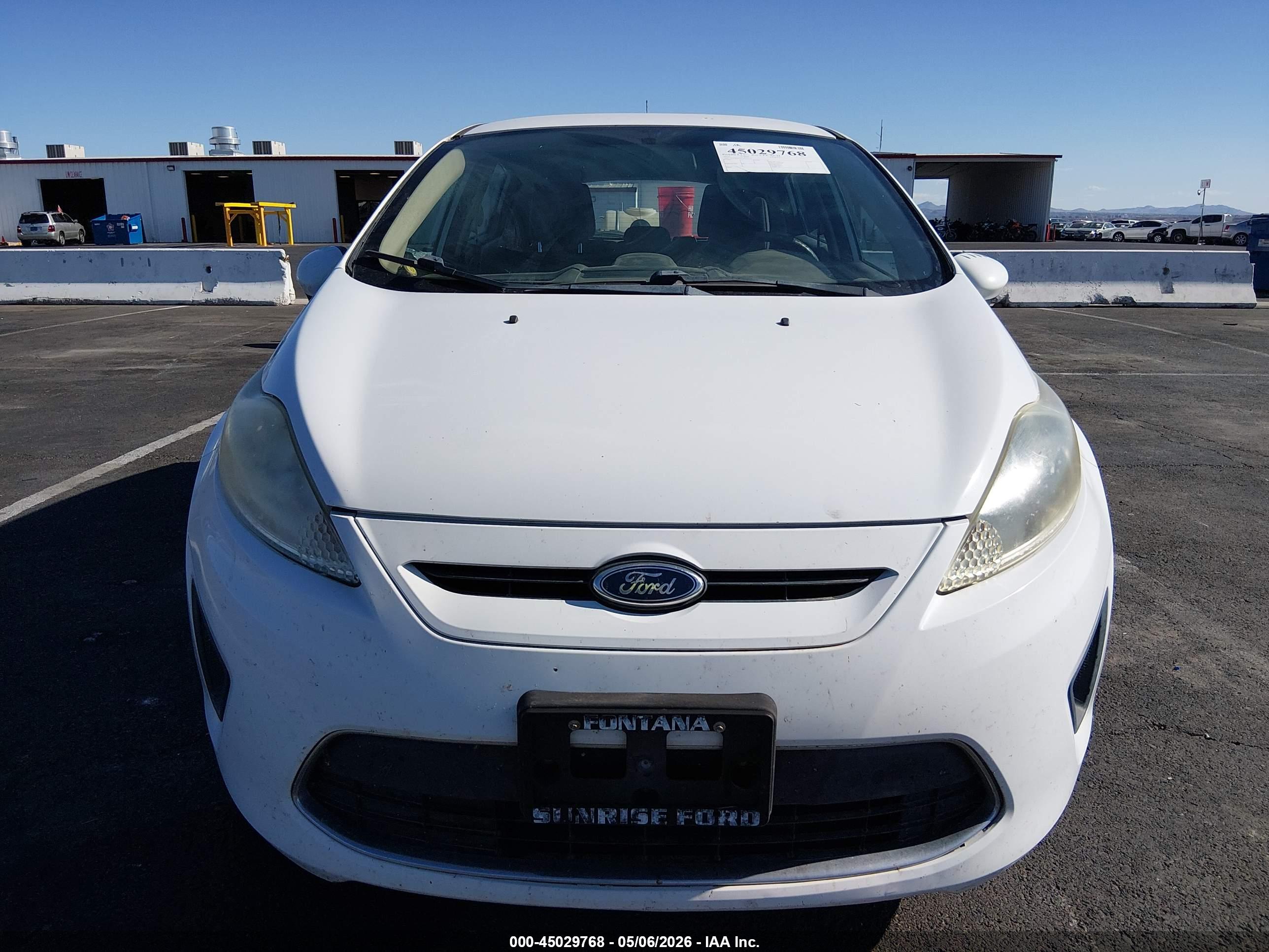 FORD FIESTA image 6