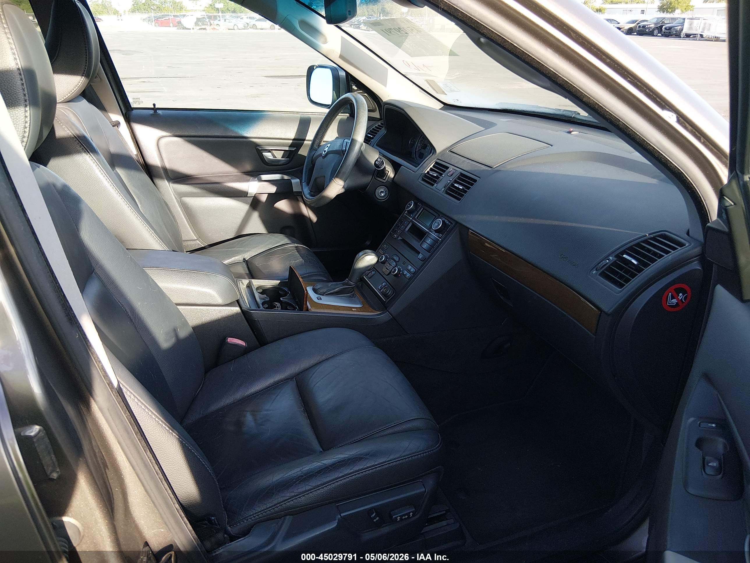 VOLVO XC90 image 5