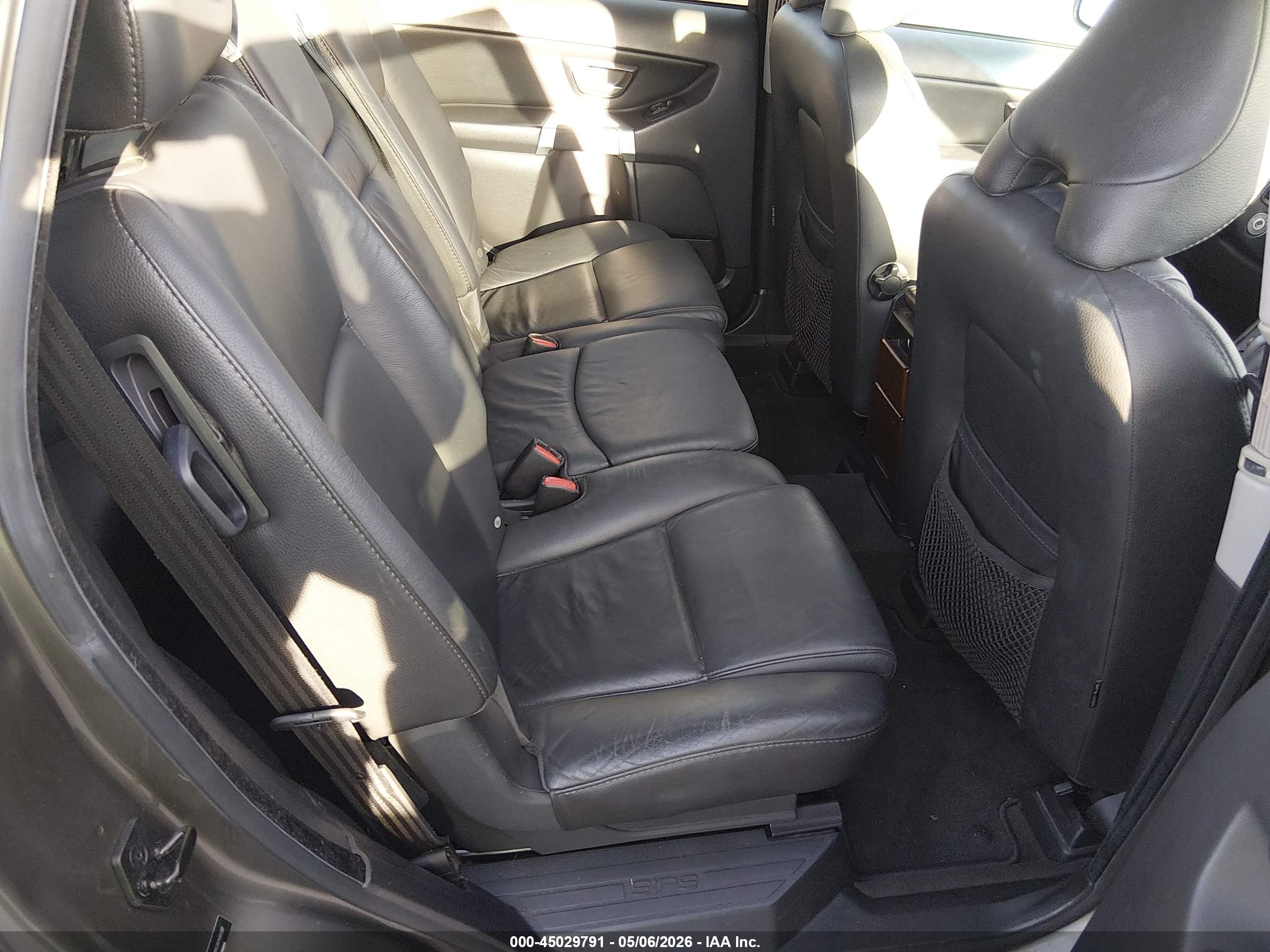 VOLVO XC90 image 8