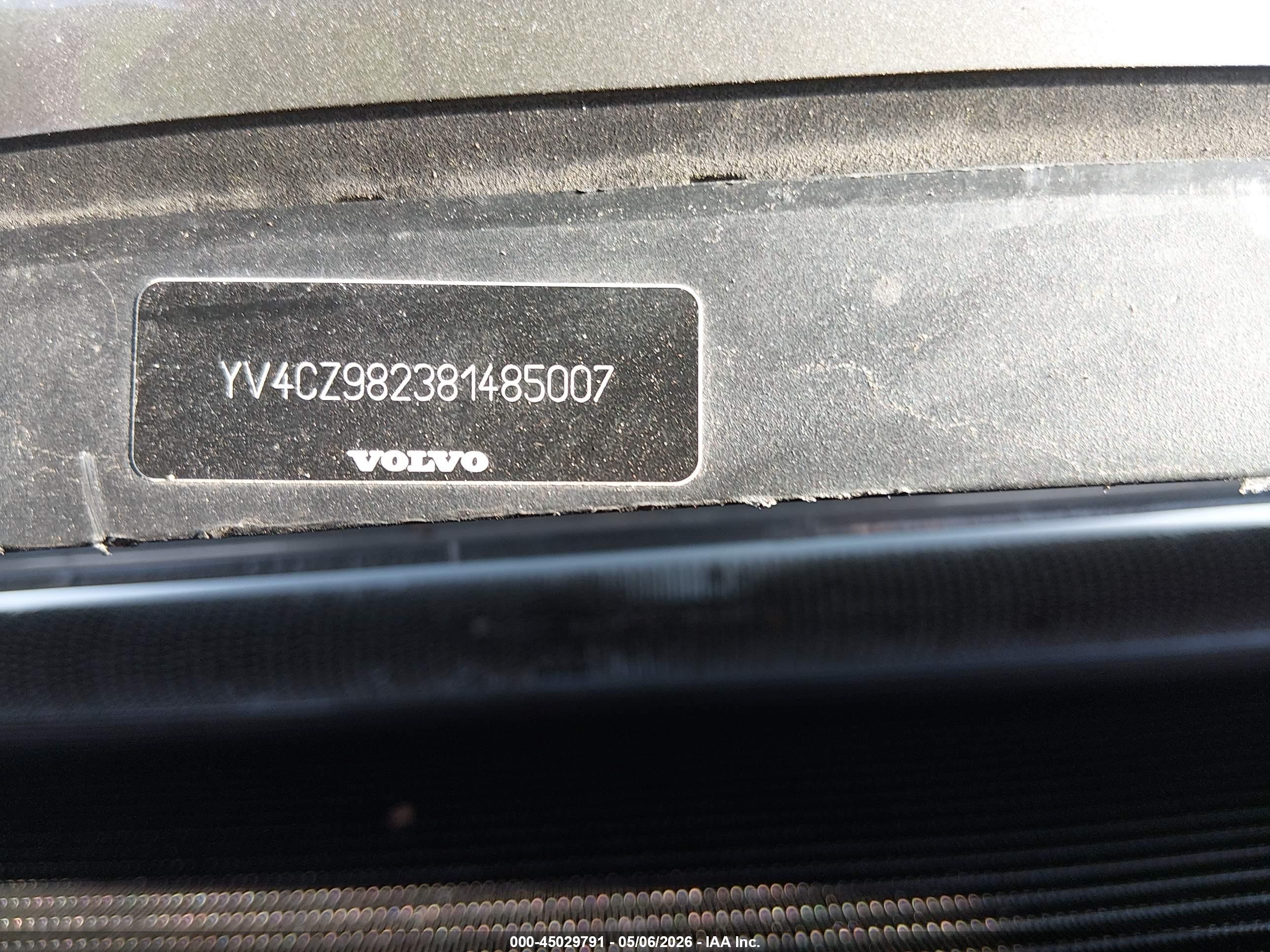 VOLVO XC90 image 9