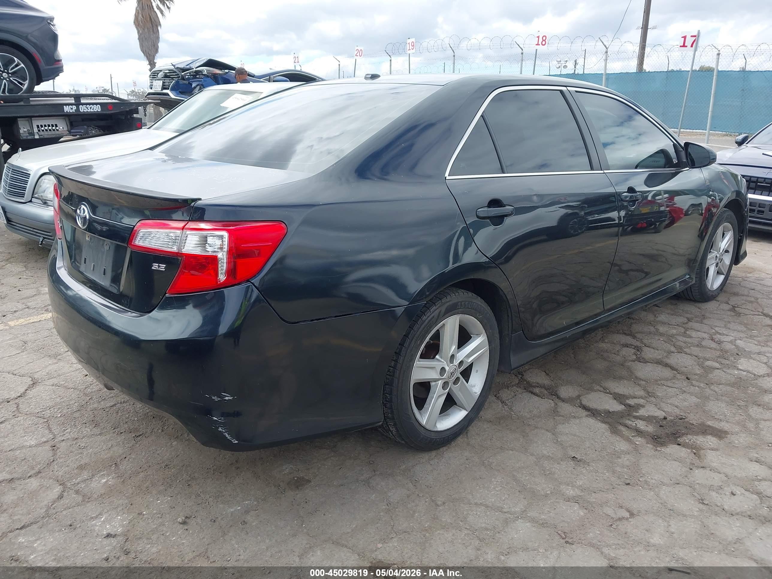 TOYOTA CAMRY image 4