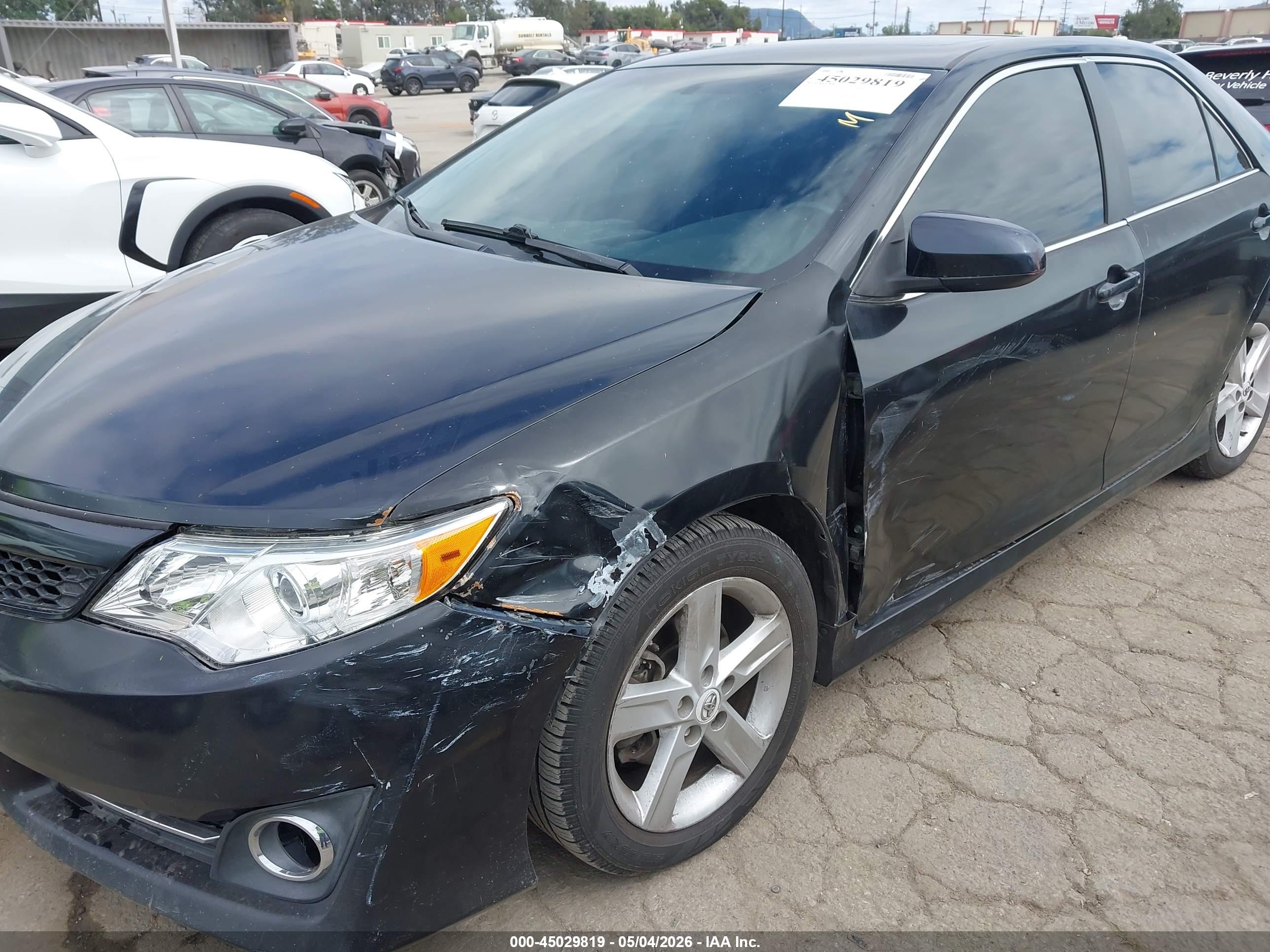 TOYOTA CAMRY image 6