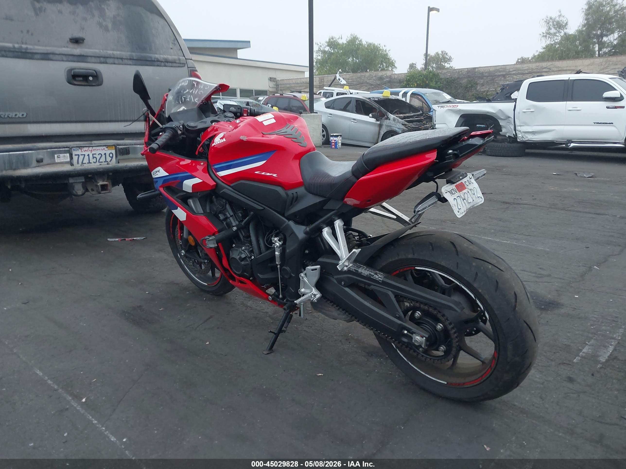HONDA CBR650 image 3
