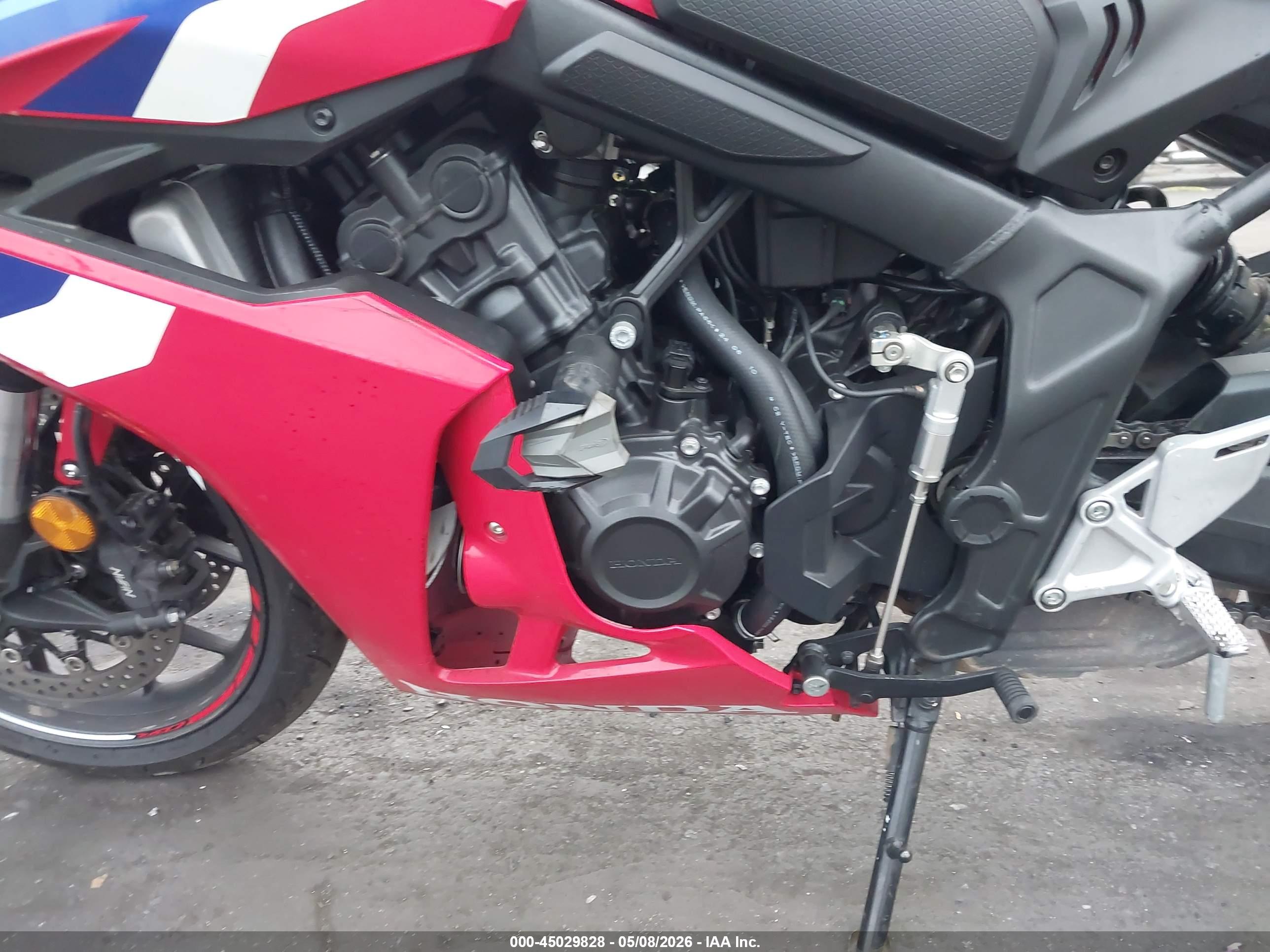 HONDA CBR650 image 9