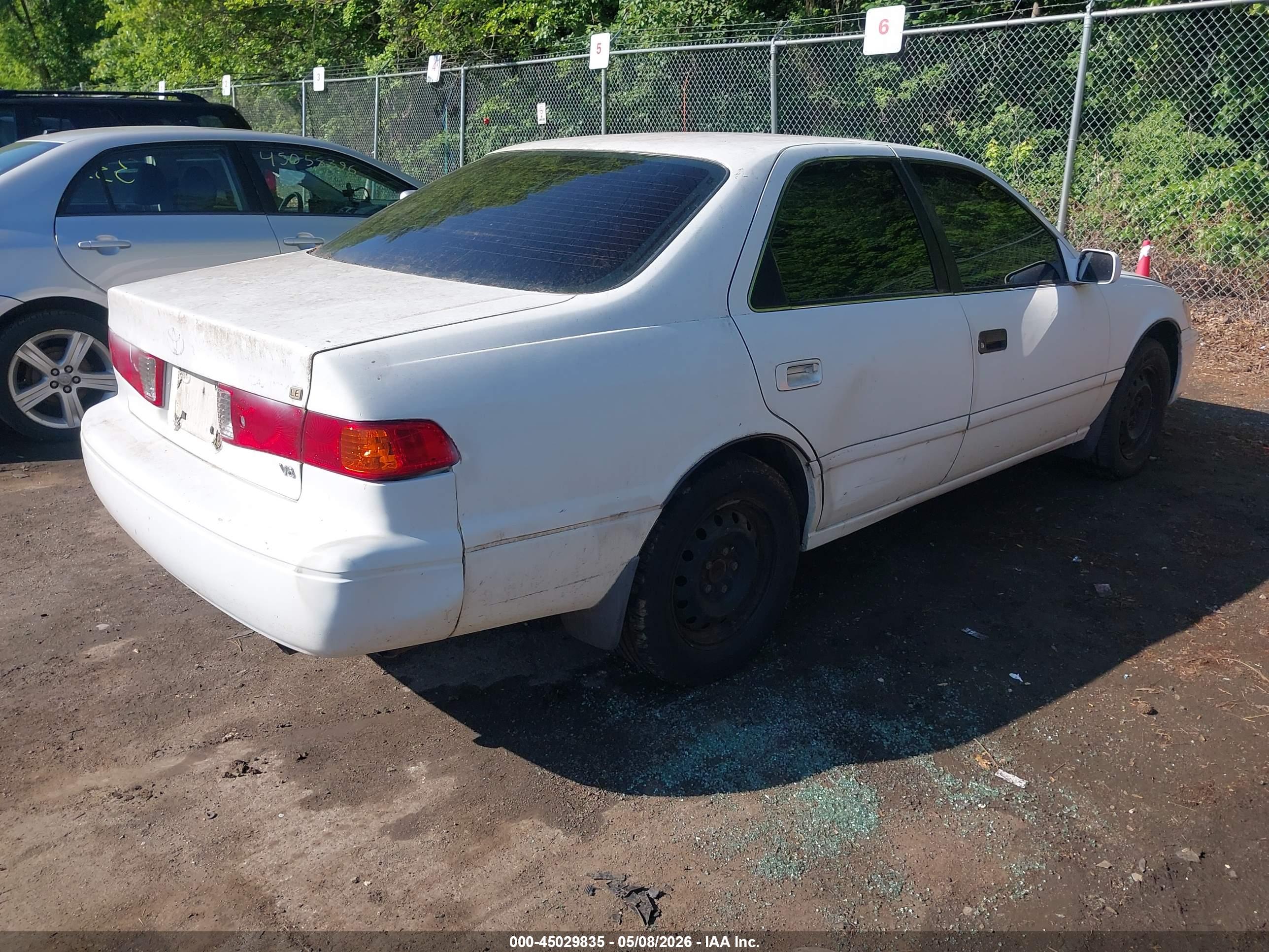 TOYOTA CAMRY image 4