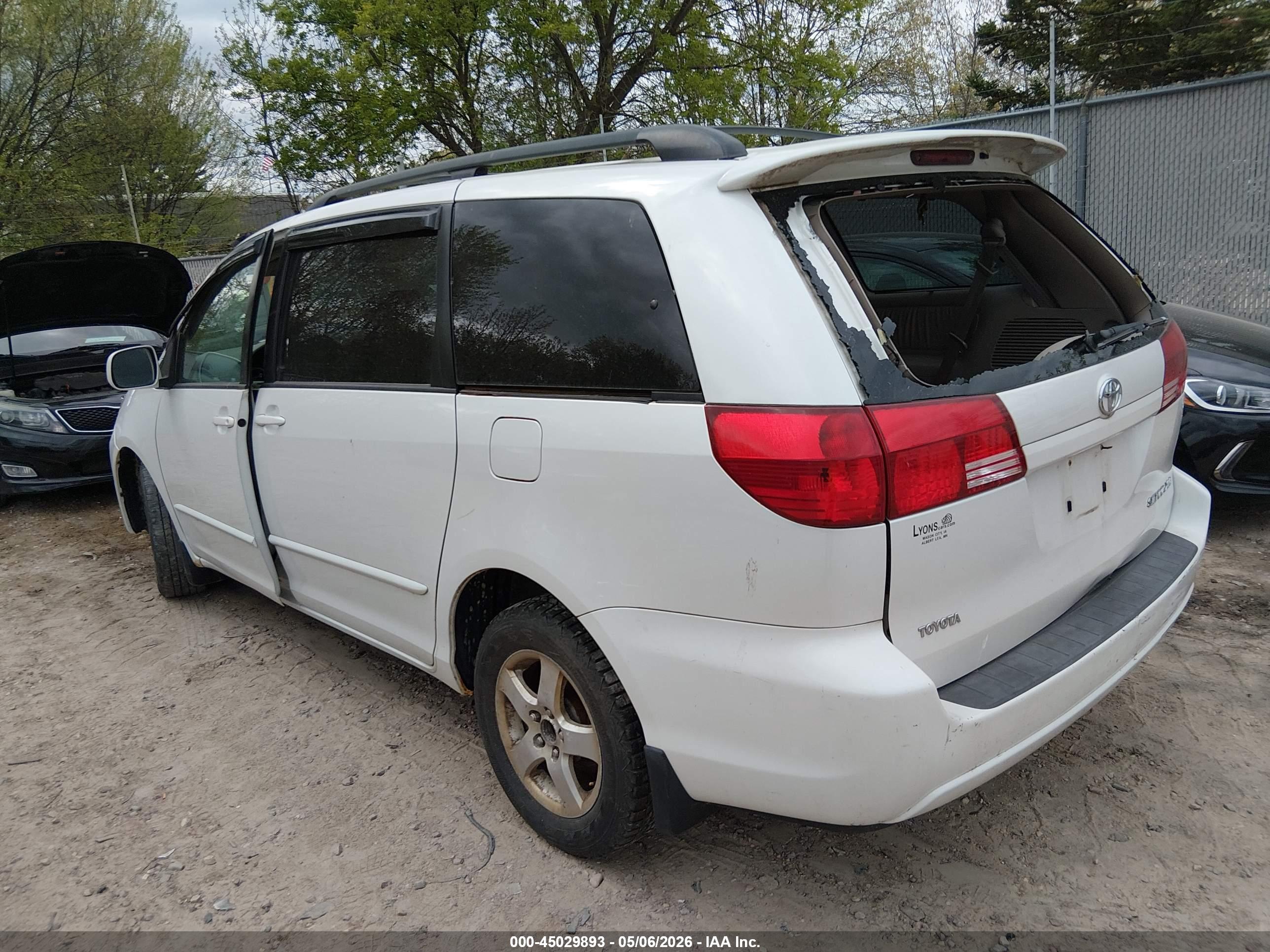 TOYOTA SIENNA image 3