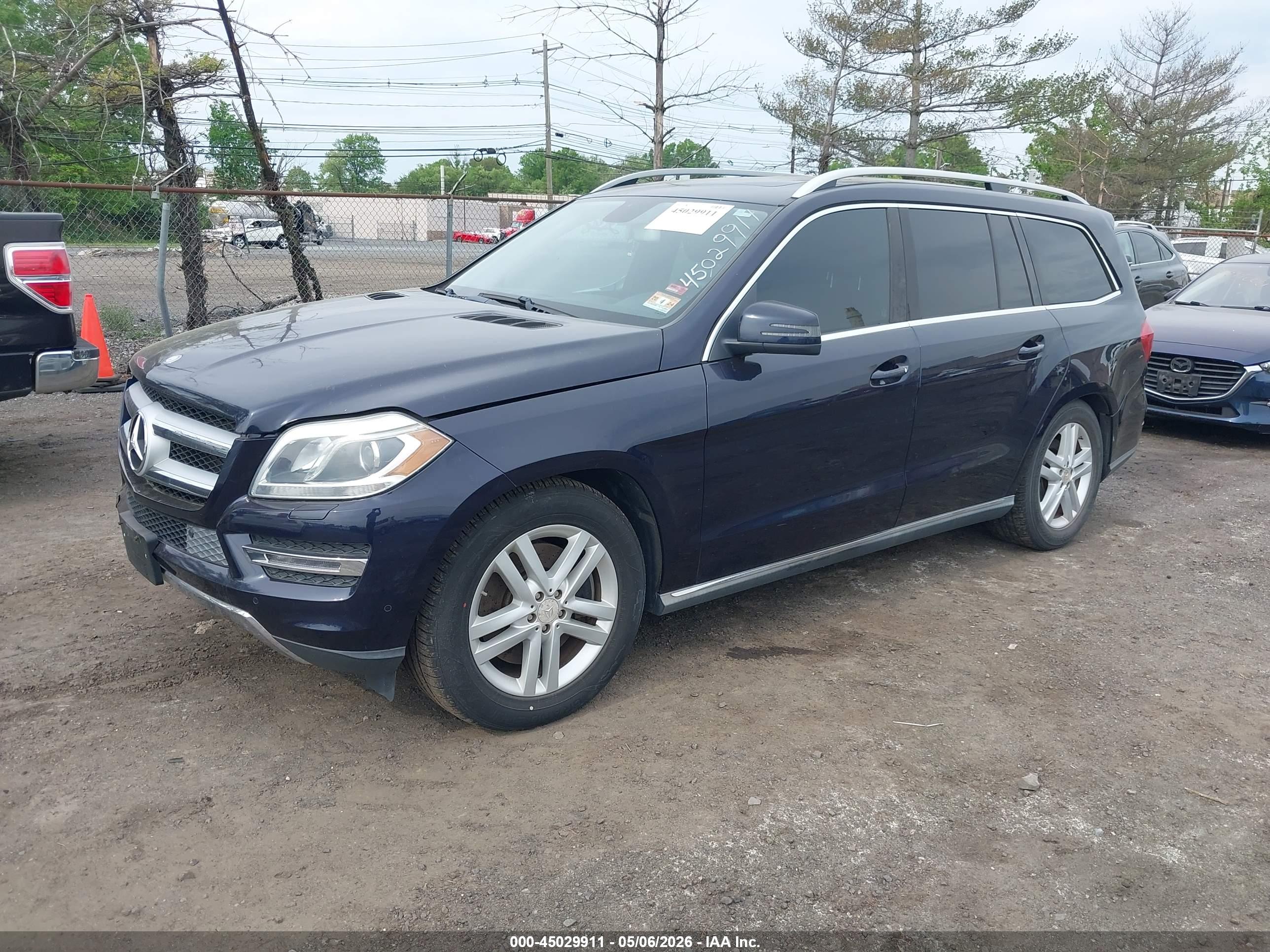 MERCEDES-BENZ GL image 2