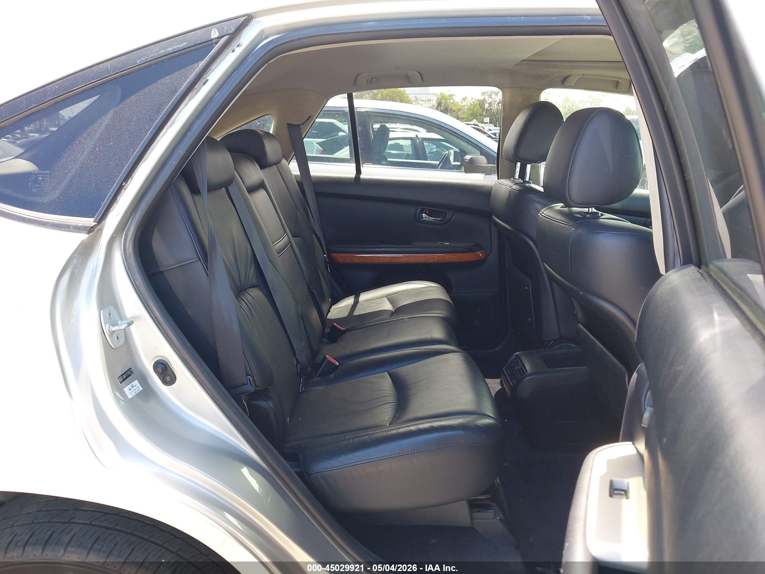 LEXUS RX image 8