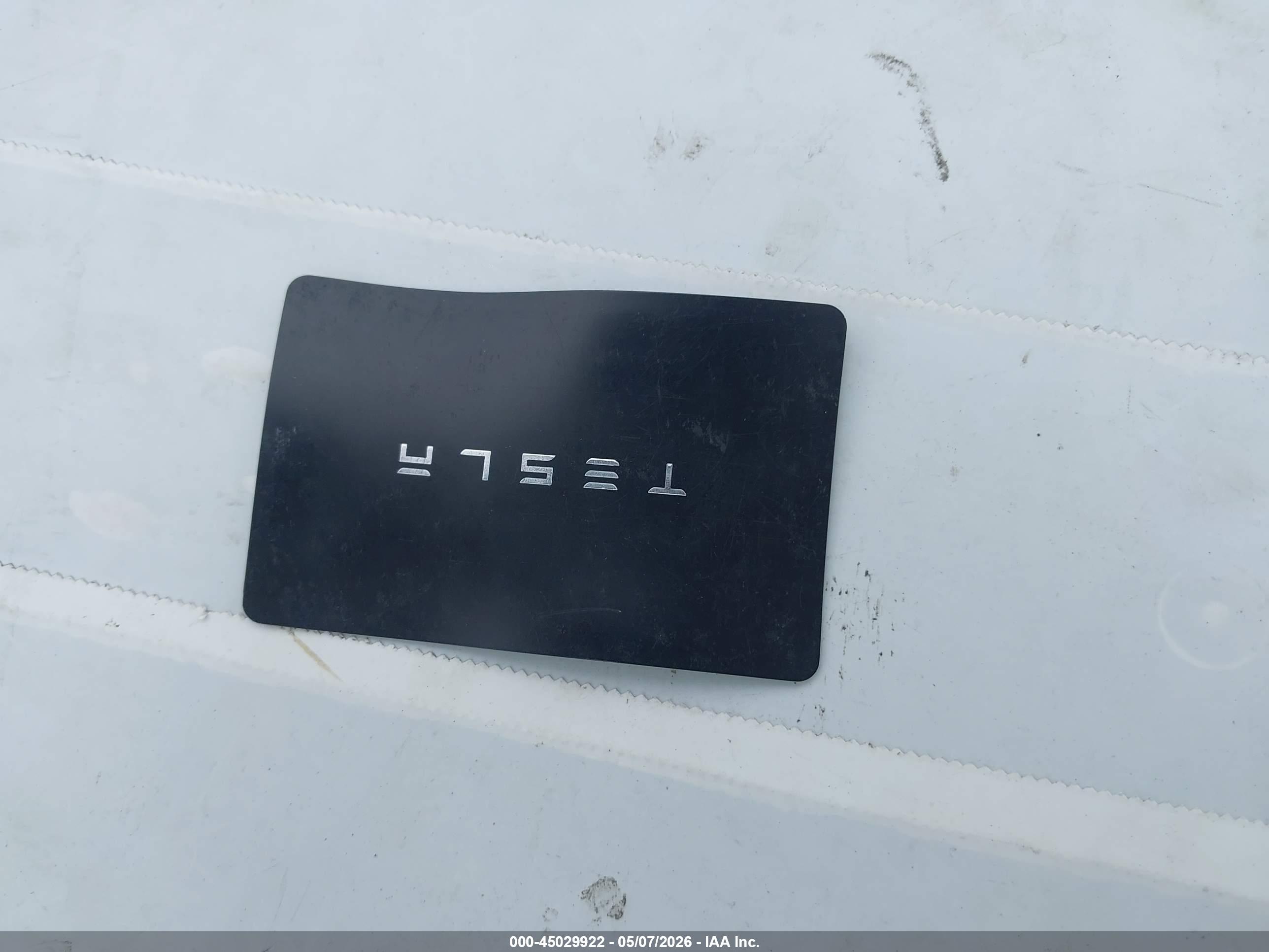 TESLA MODEL image 11
