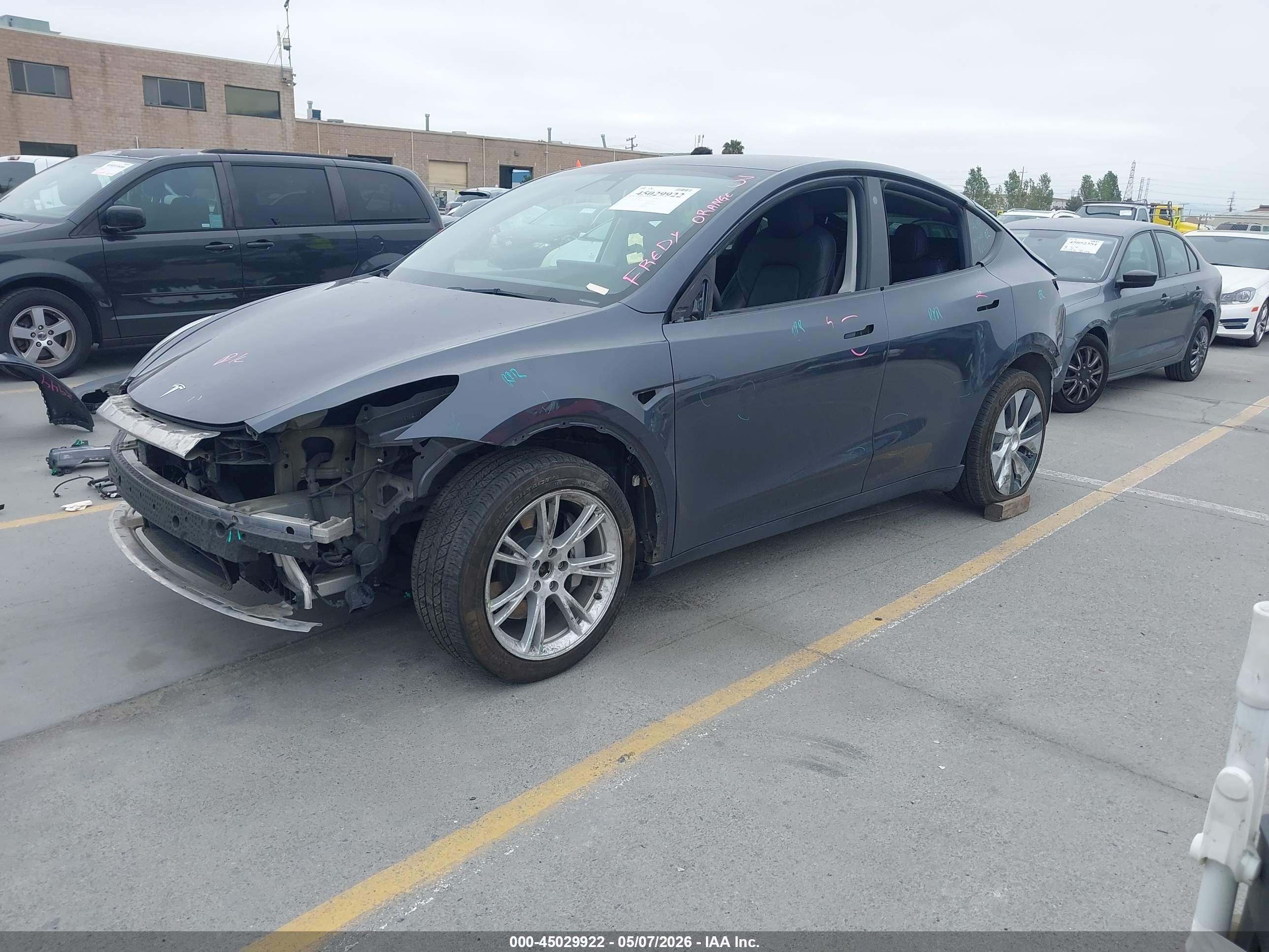TESLA MODEL image 2