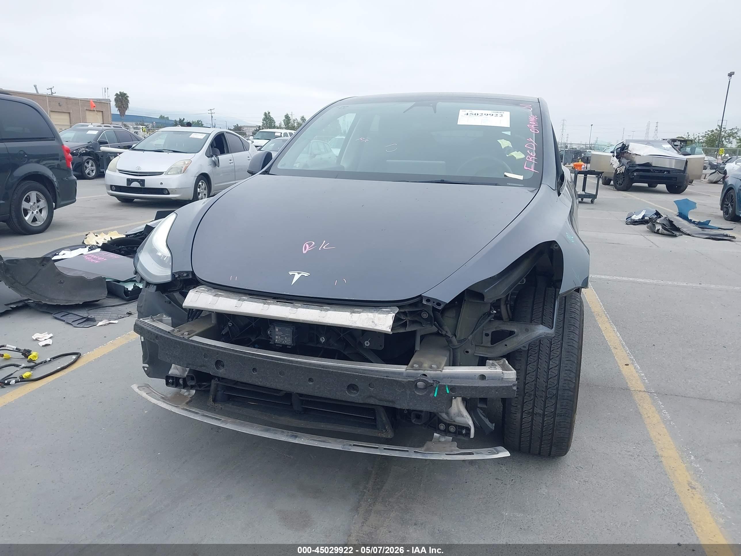 TESLA MODEL image 6
