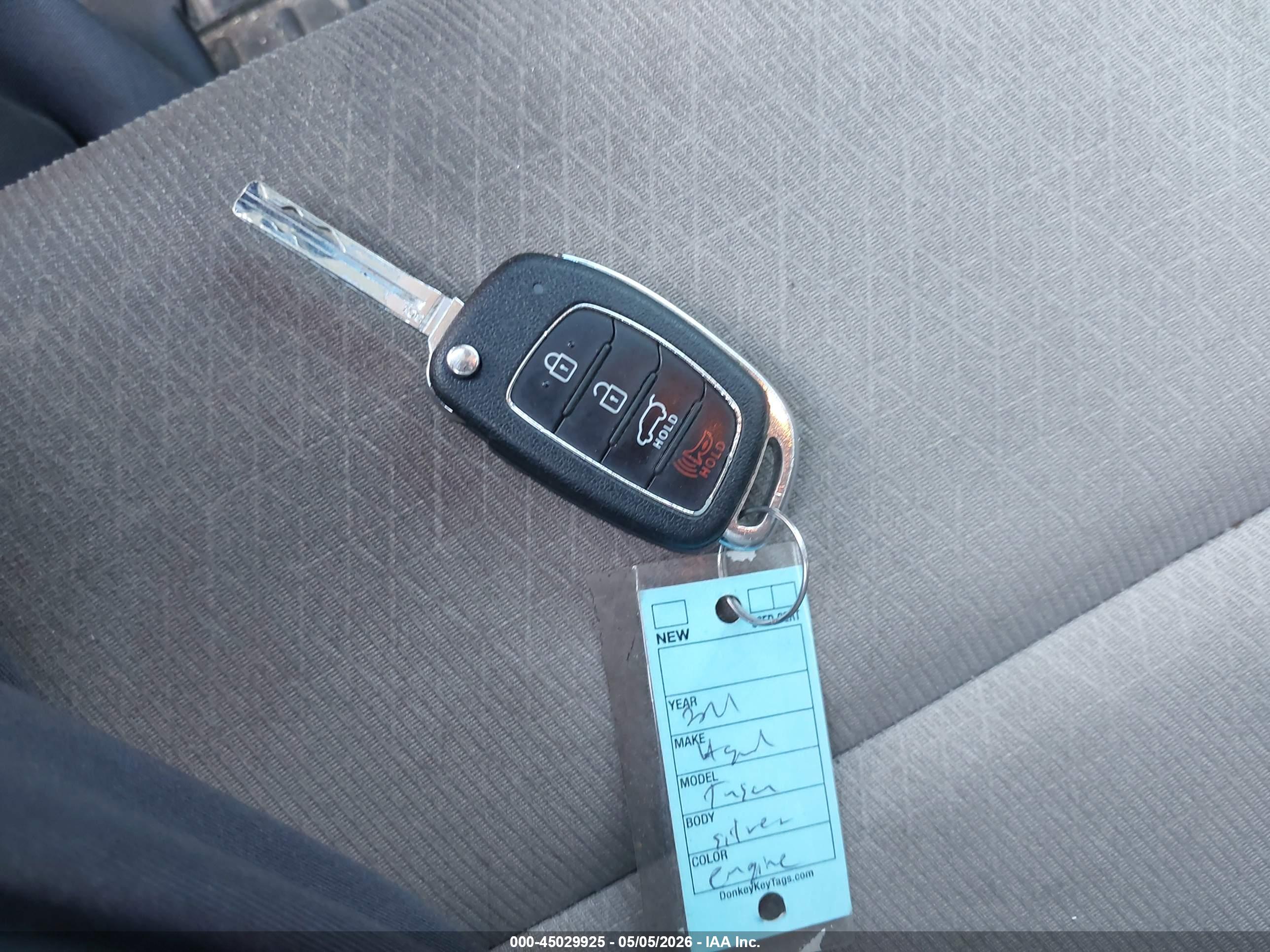 HYUNDAI TUCSON image 11