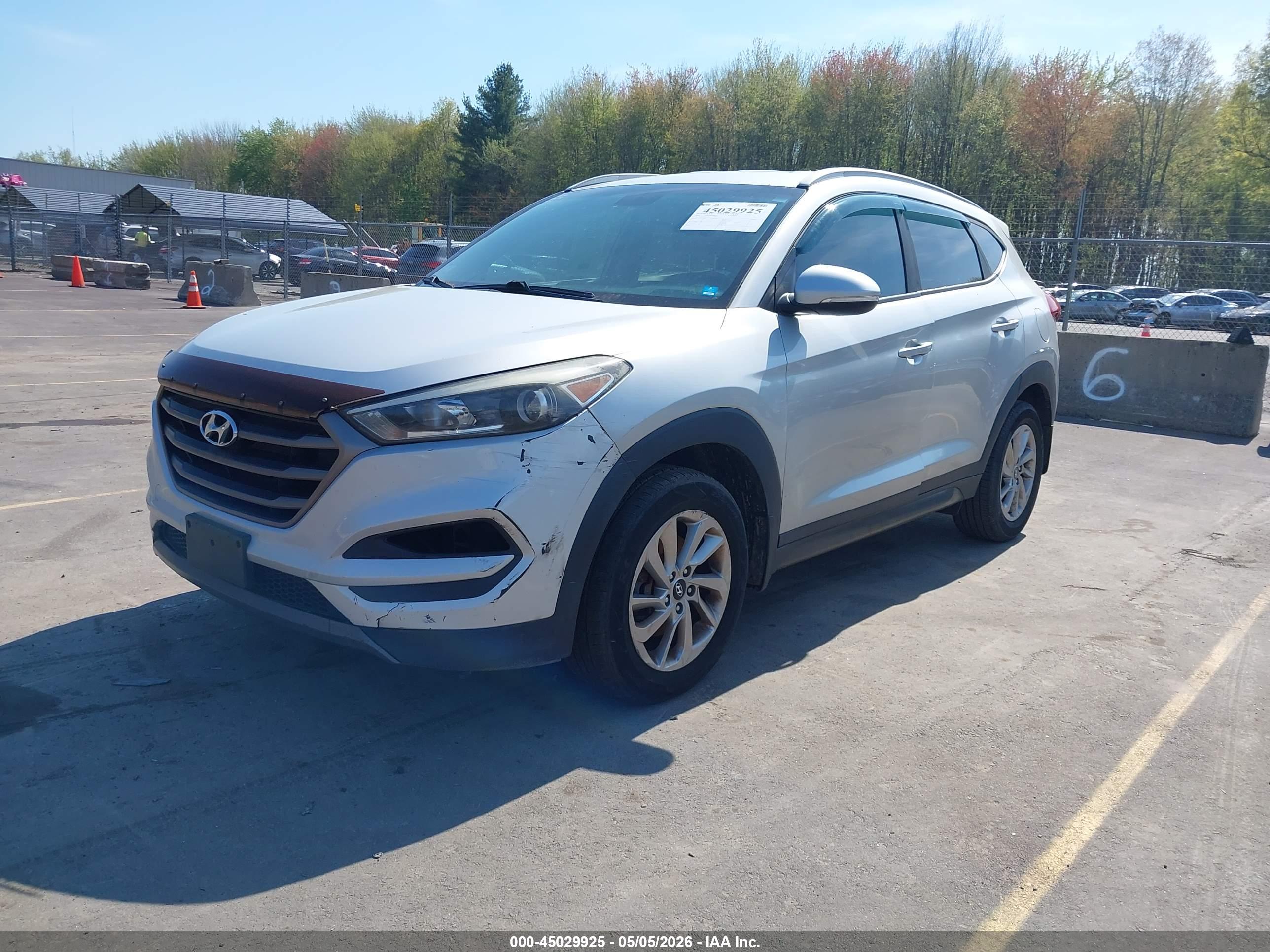 HYUNDAI TUCSON image 2