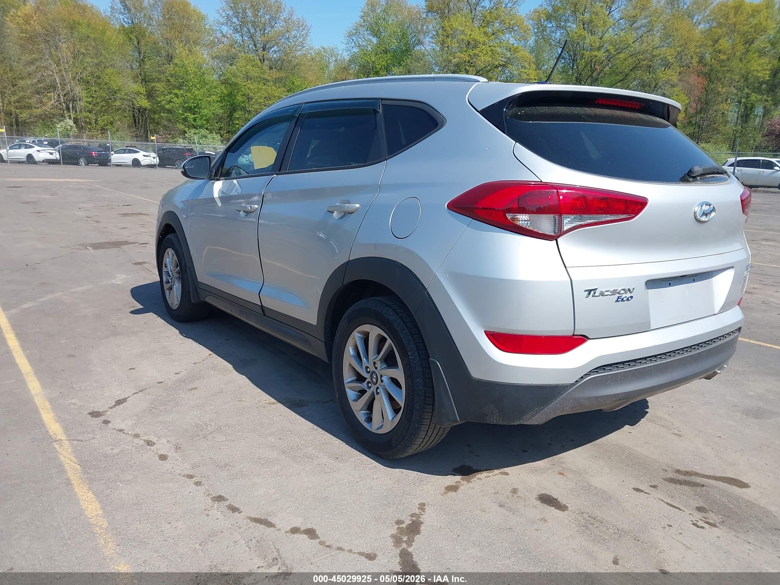 HYUNDAI TUCSON image 3