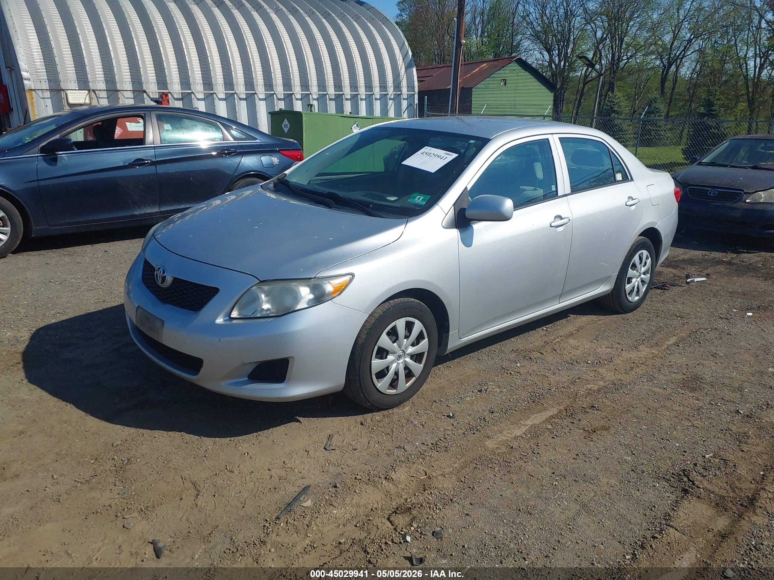 TOYOTA COROLLA image 2