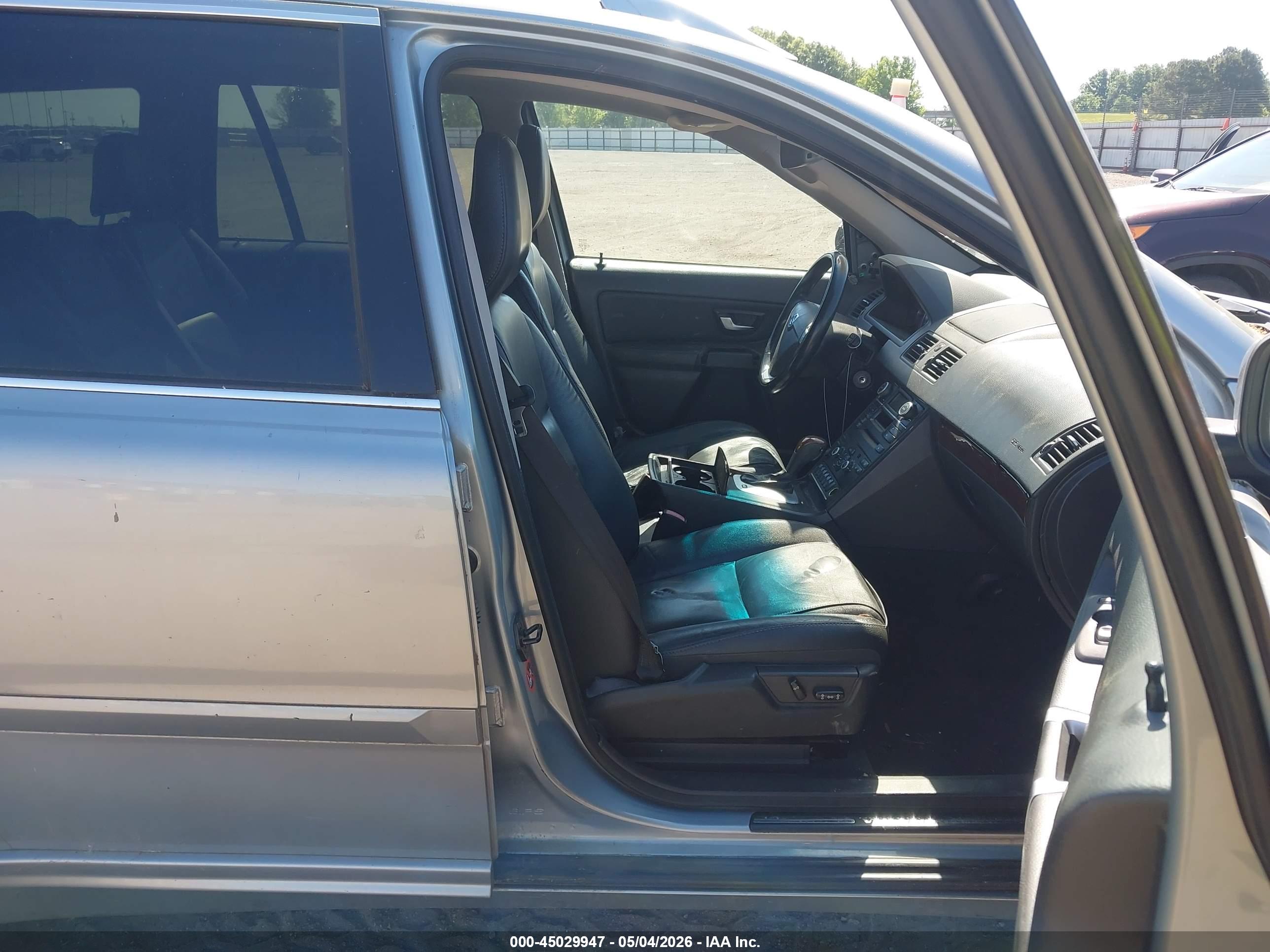 VOLVO XC90 image 5