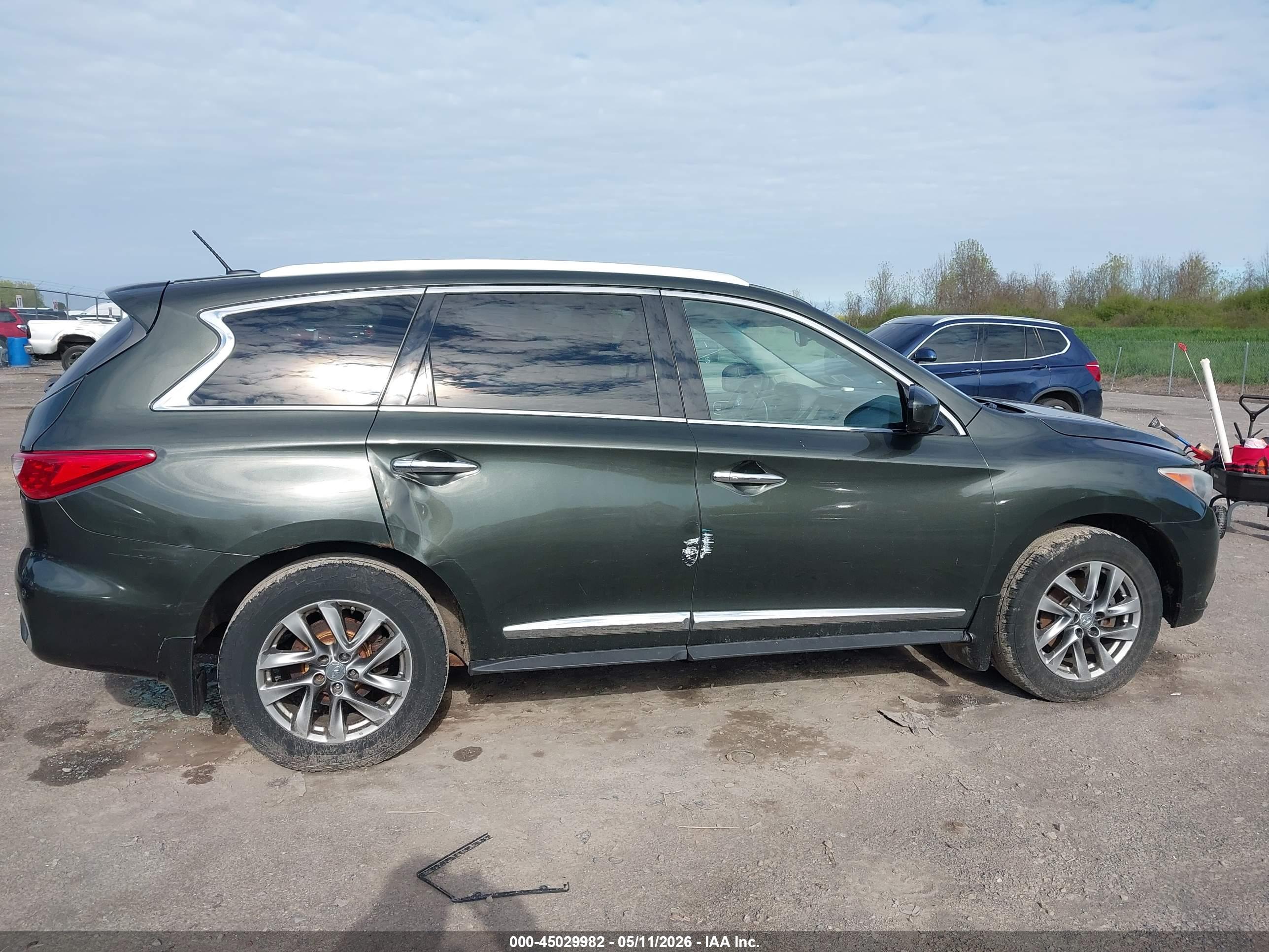 INFINITI JX35 image 6