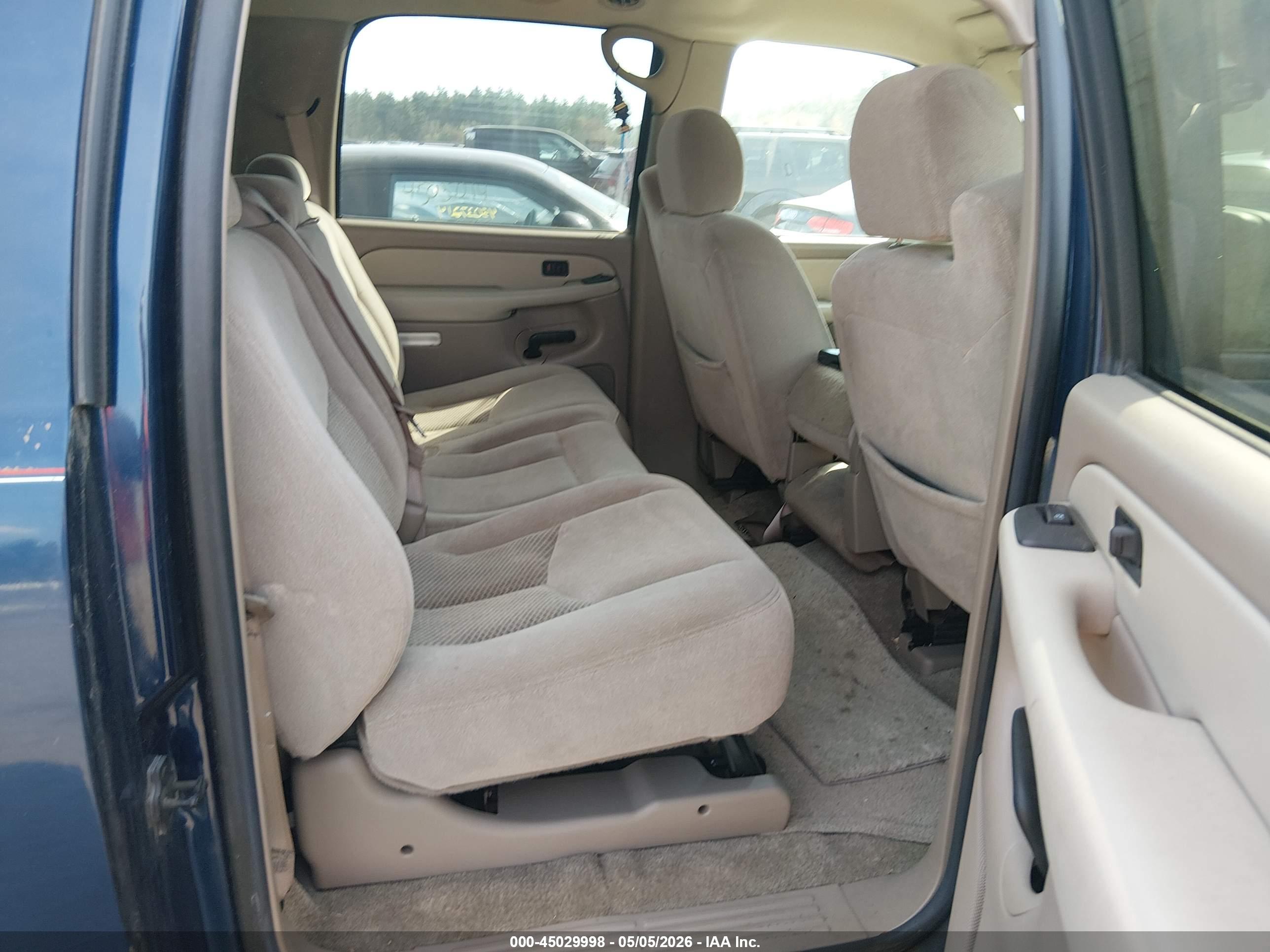 CHEVROLET SUBURBAN image 8