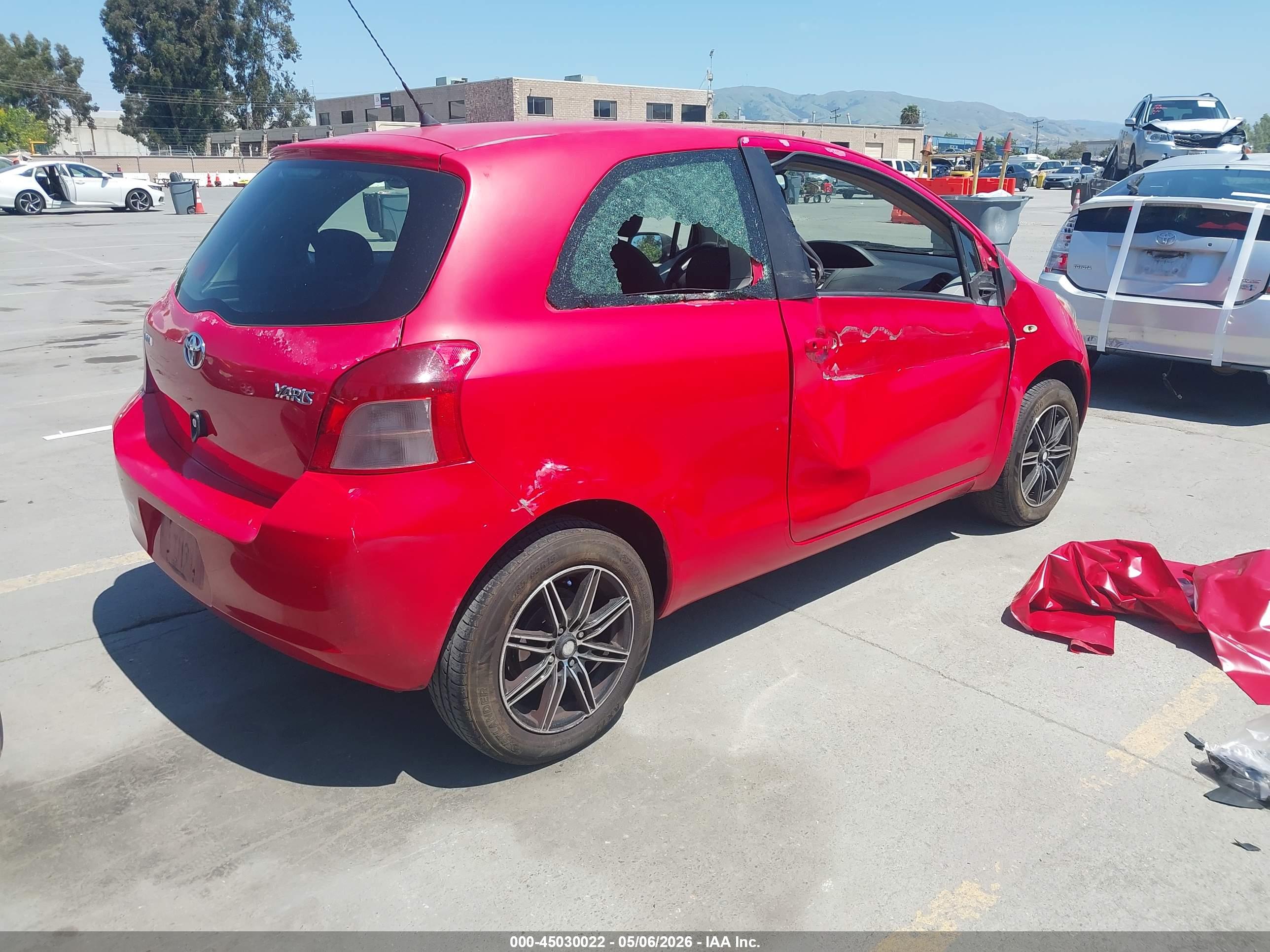 TOYOTA YARIS image 4