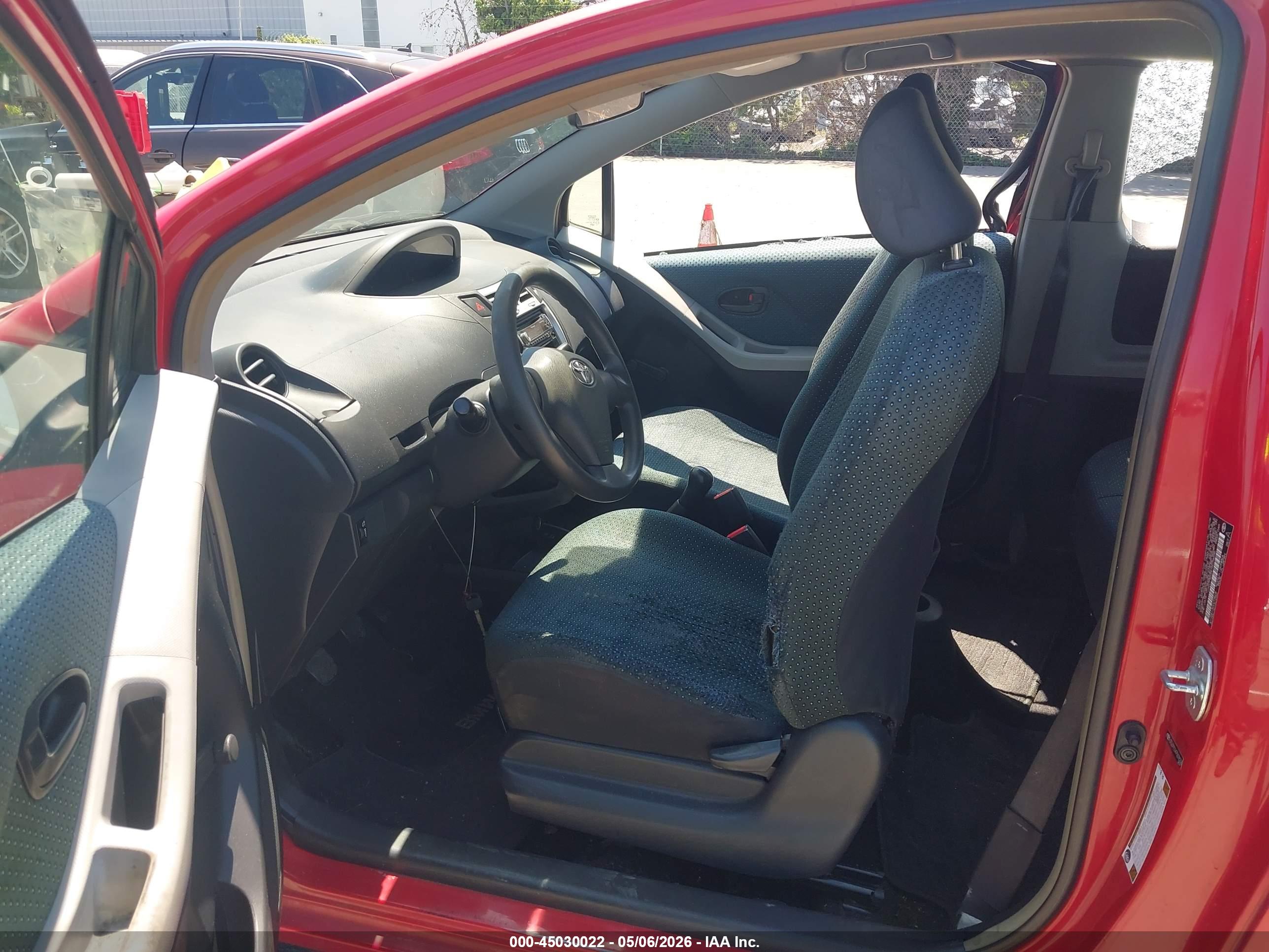 TOYOTA YARIS image 5